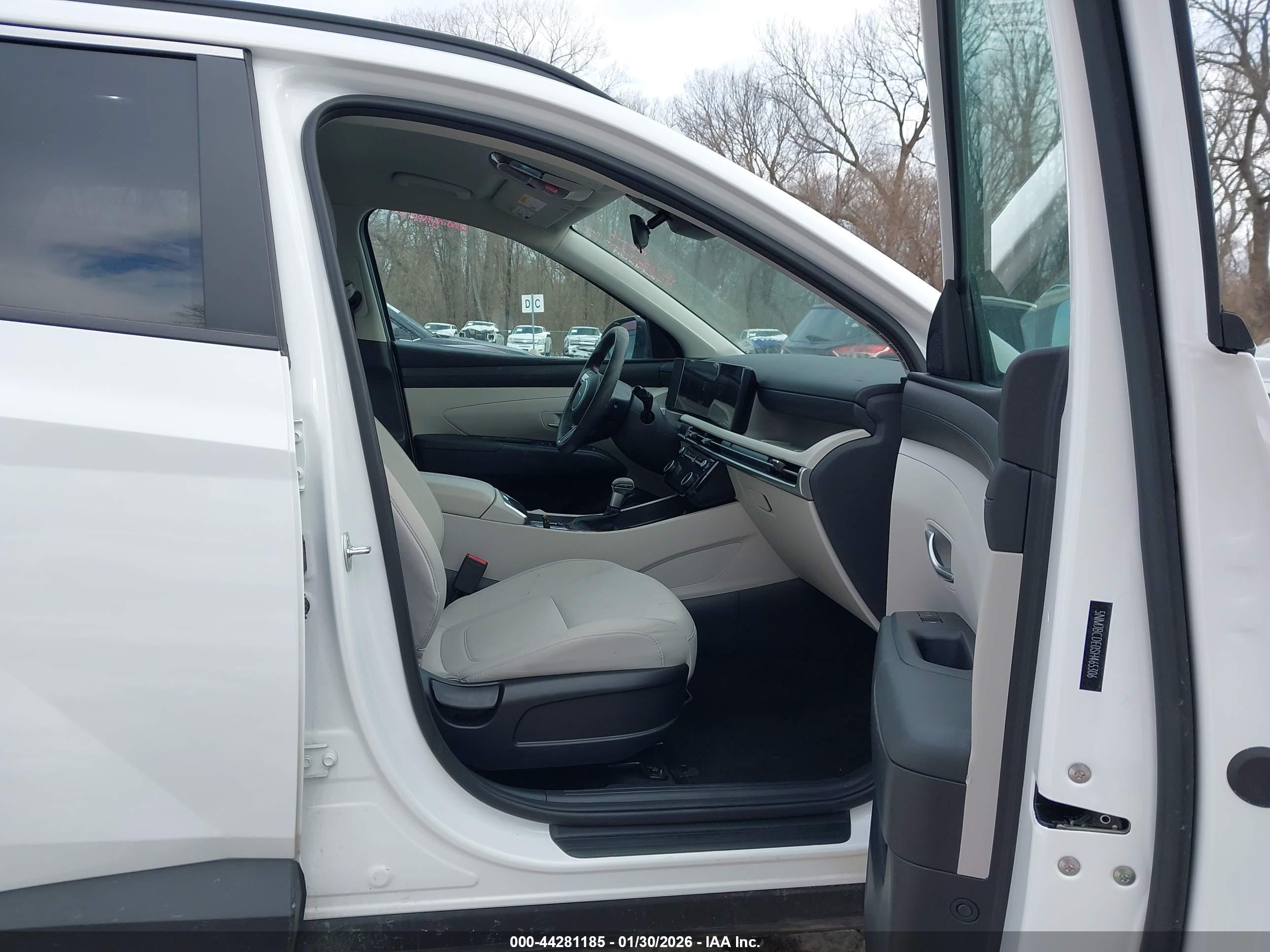 HYUNDAI TUCSON image 5