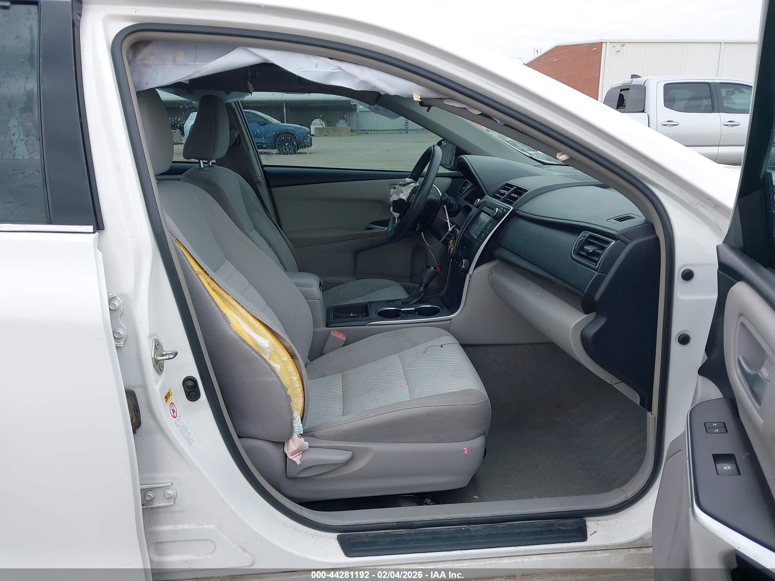 TOYOTA CAMRY image 5