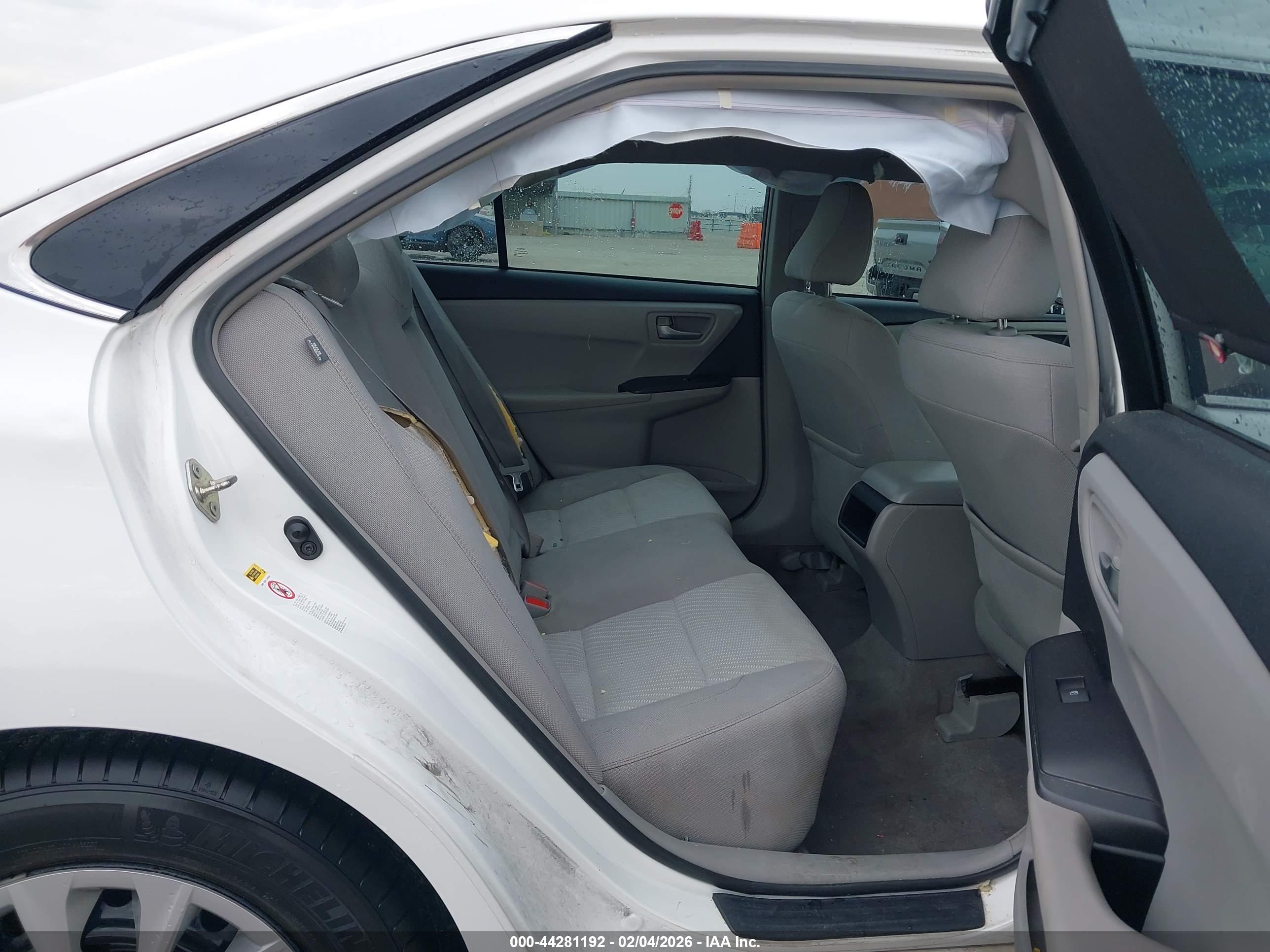 TOYOTA CAMRY image 8