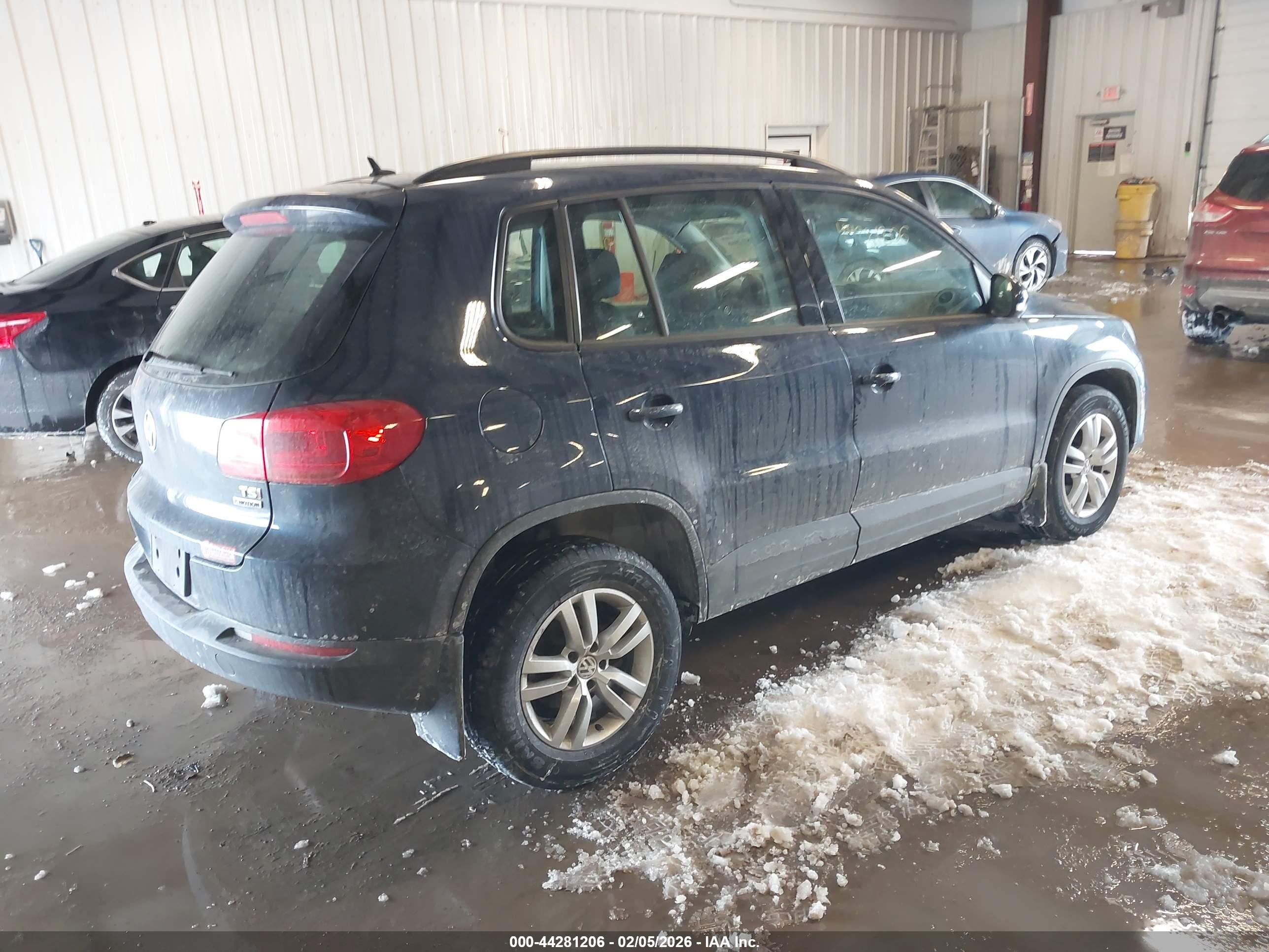 VOLKSWAGEN TIGUAN image 4