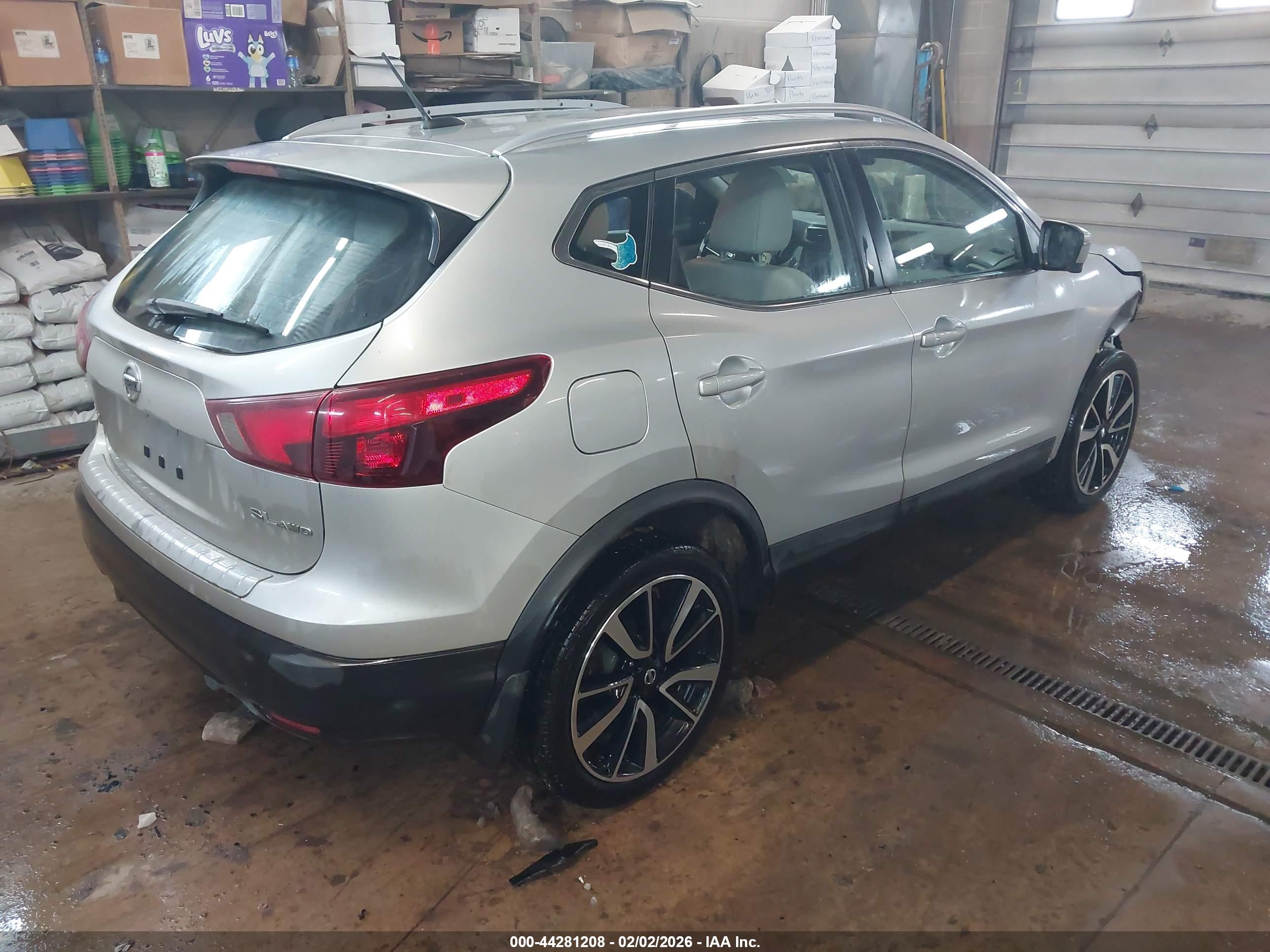 NISSAN ROGUE image 4