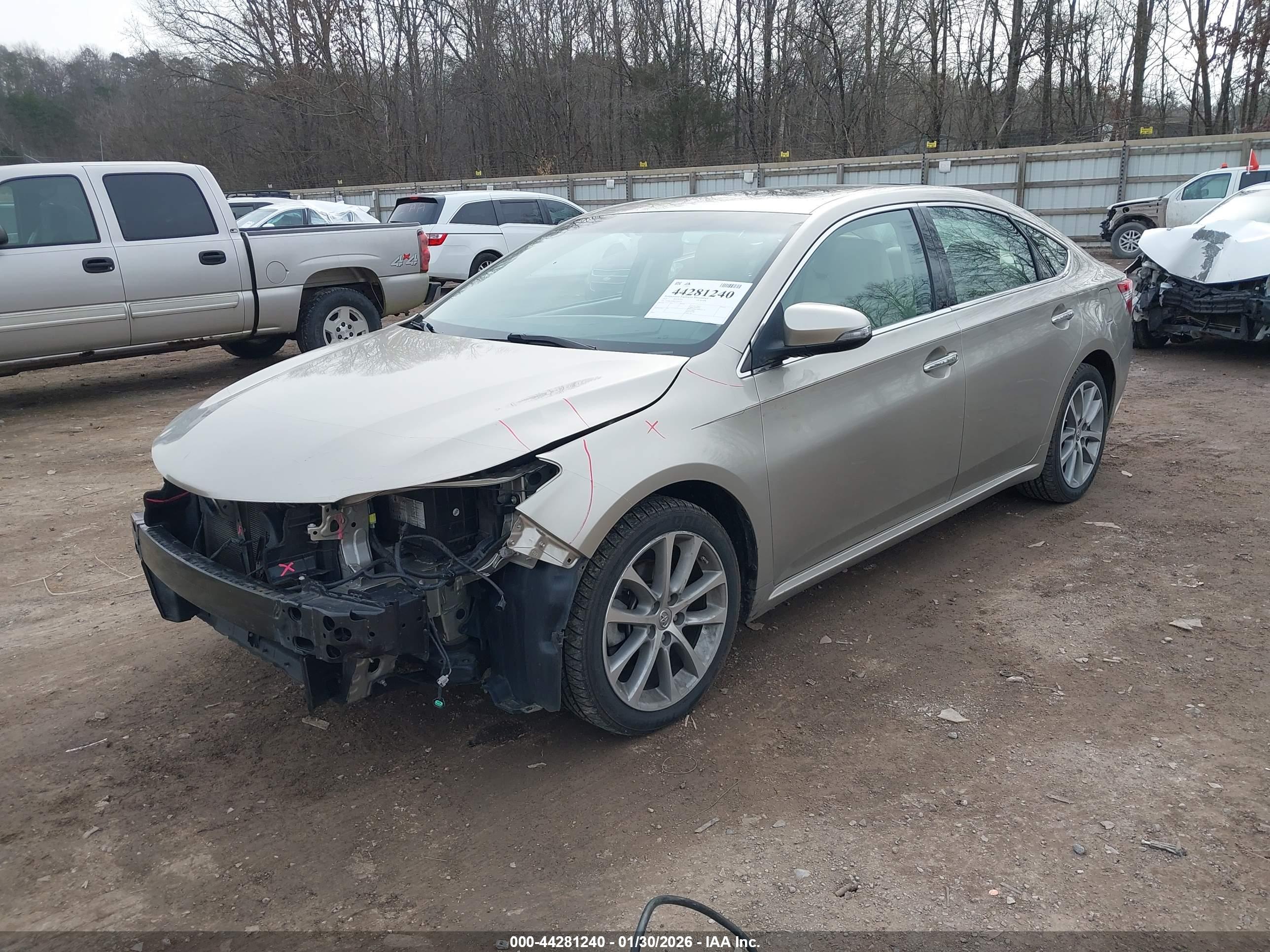 TOYOTA AVALON image 2