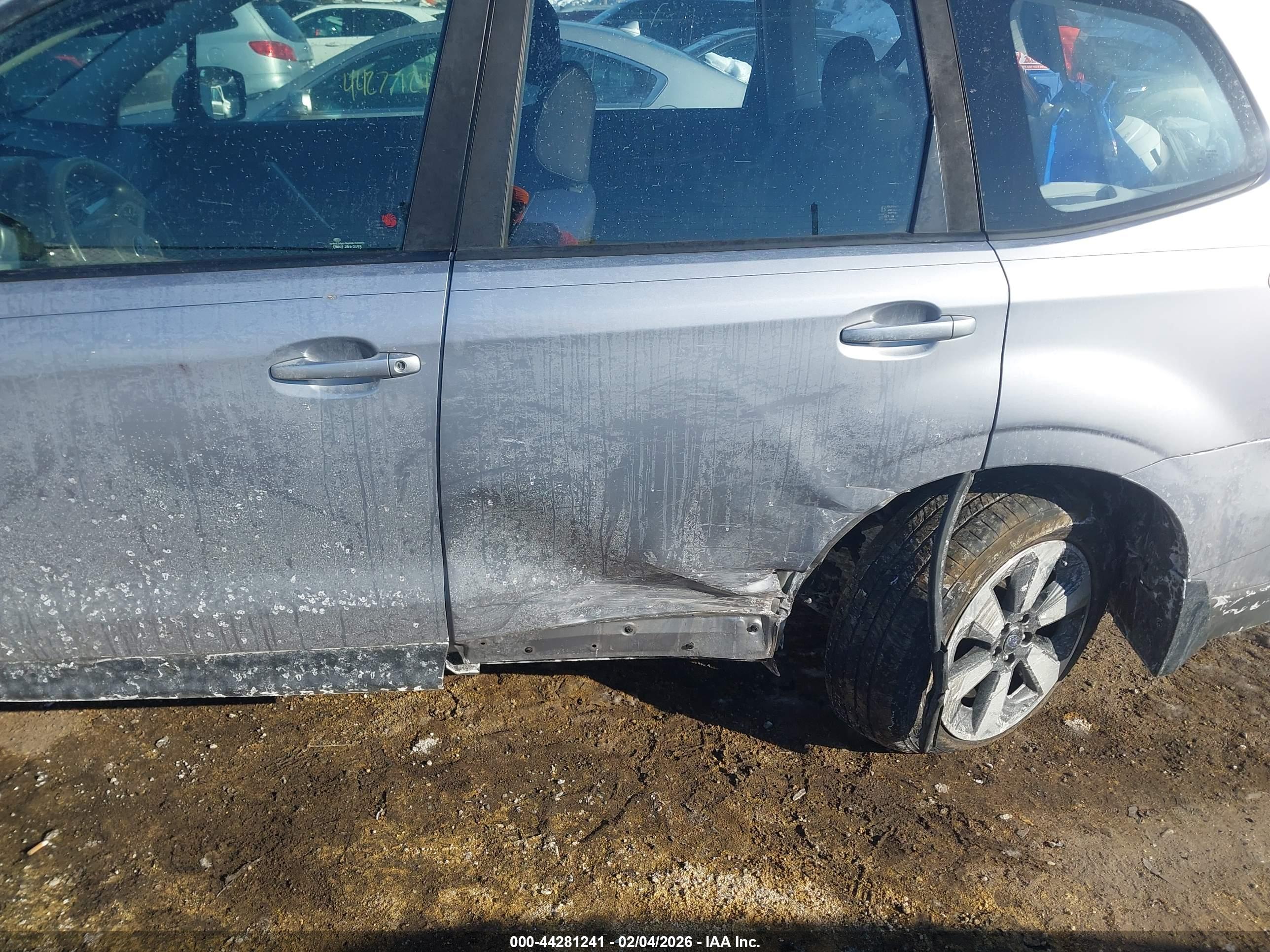 SUBARU FORESTER image 6