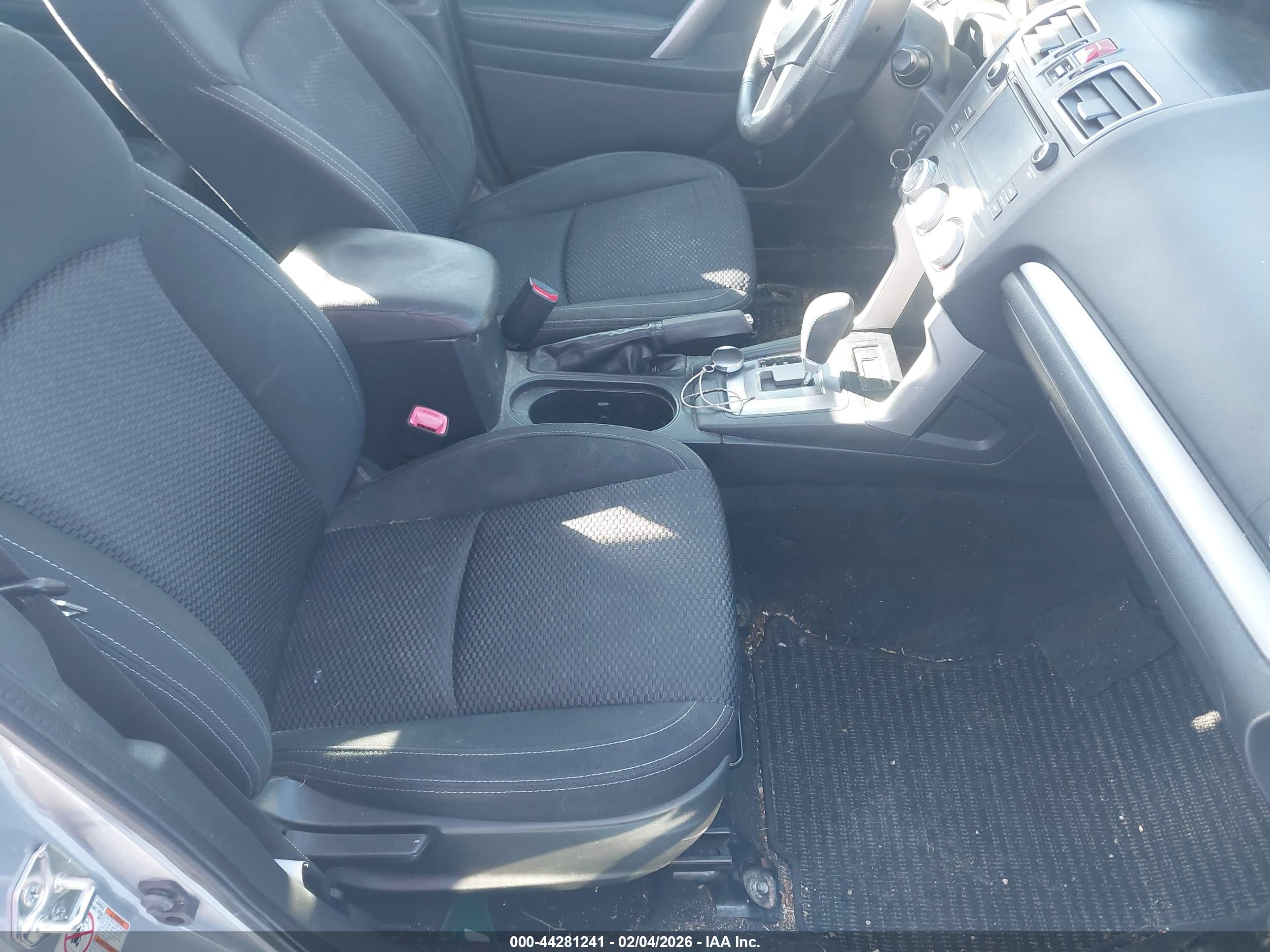 SUBARU FORESTER image 8