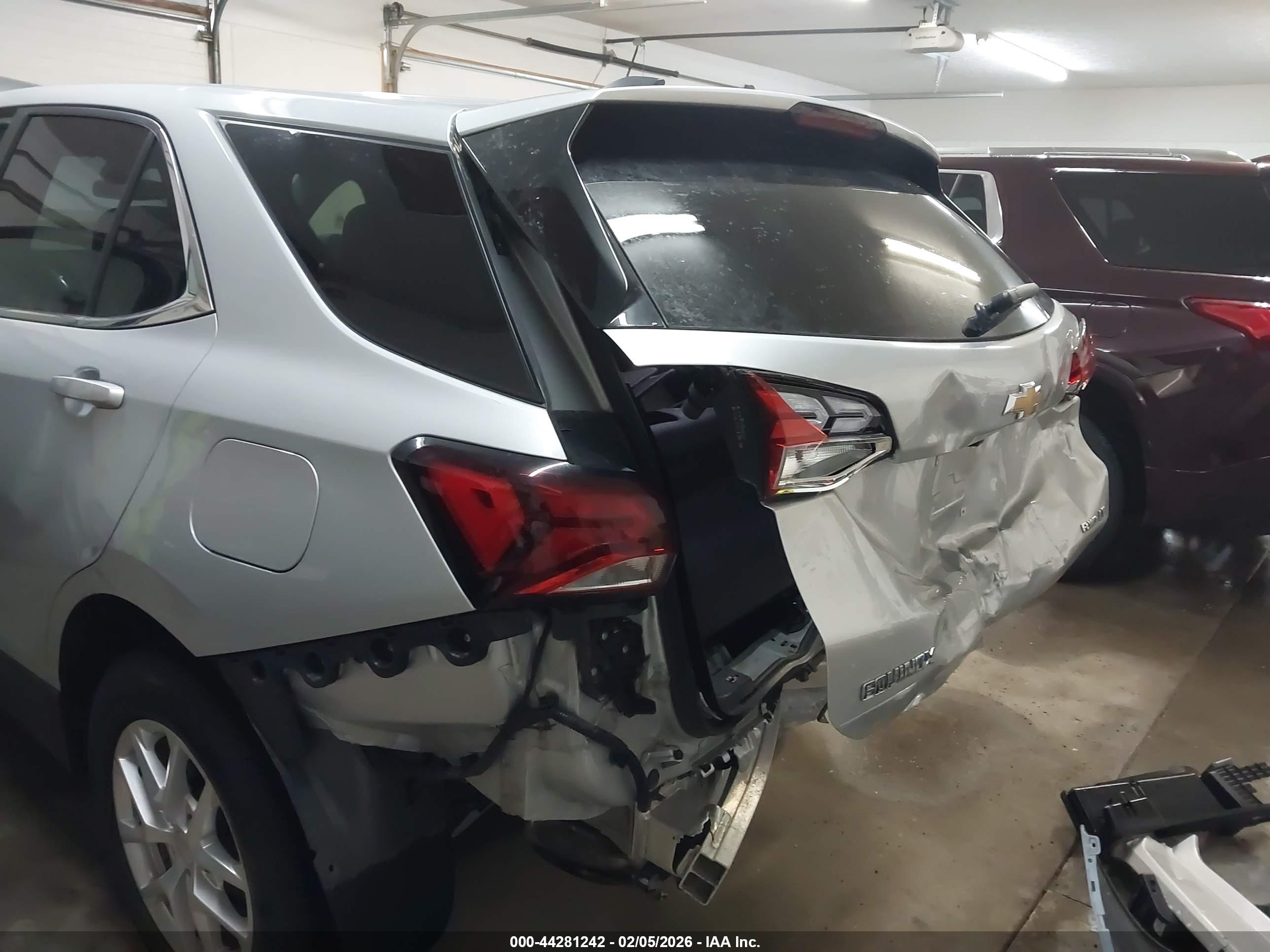 CHEVROLET EQUINOX image 6