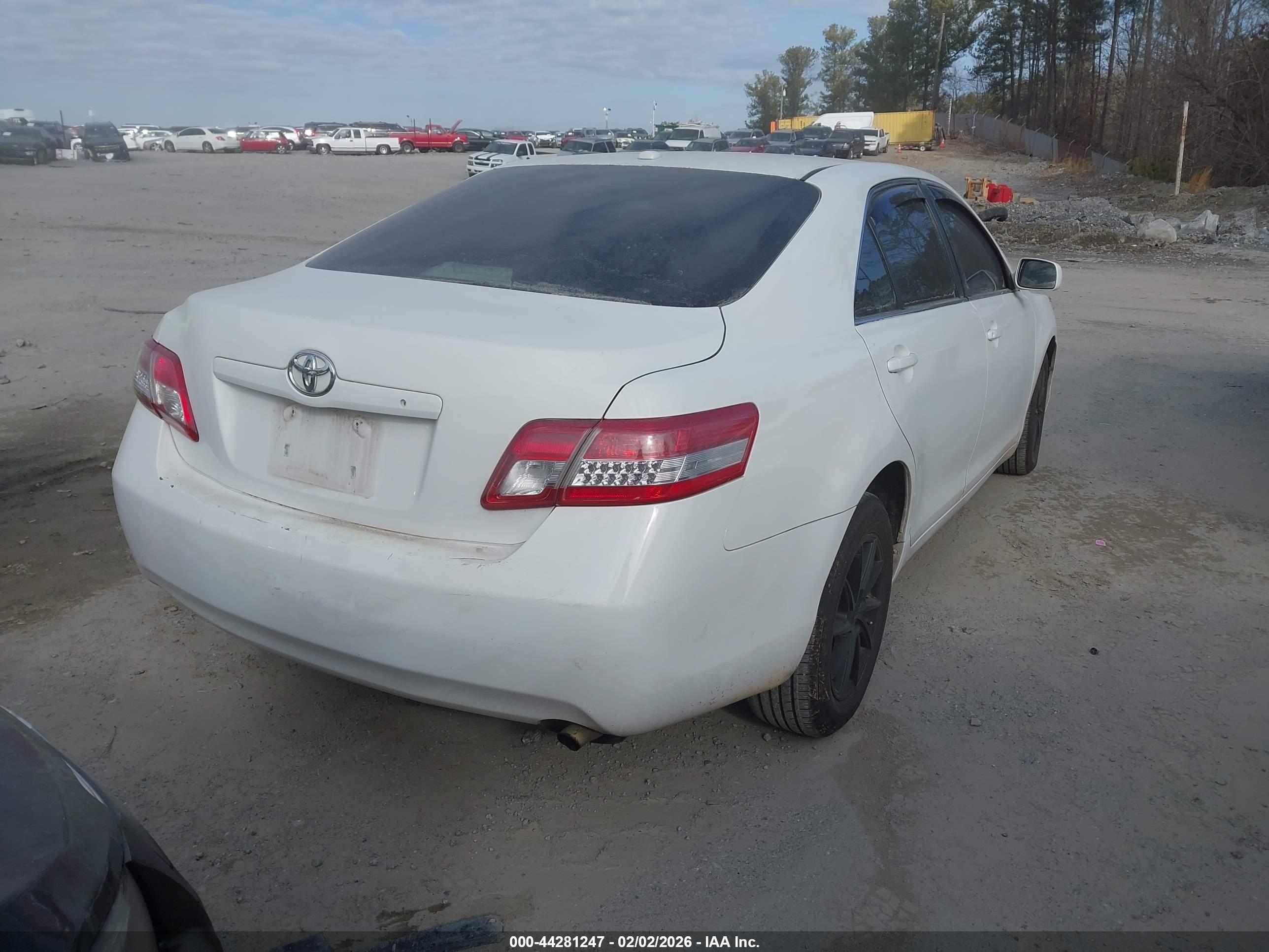 TOYOTA CAMRY image 4