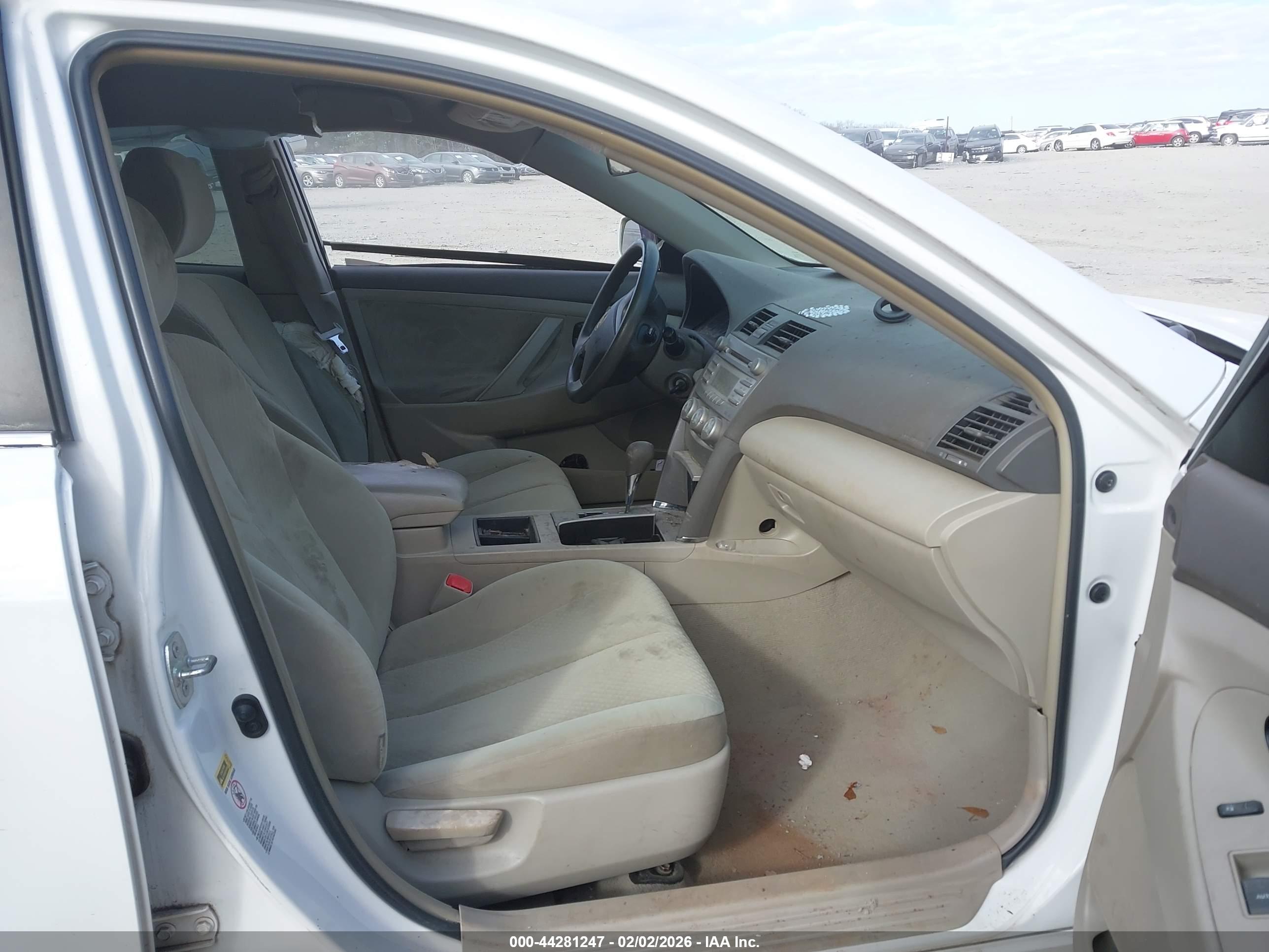 TOYOTA CAMRY image 5
