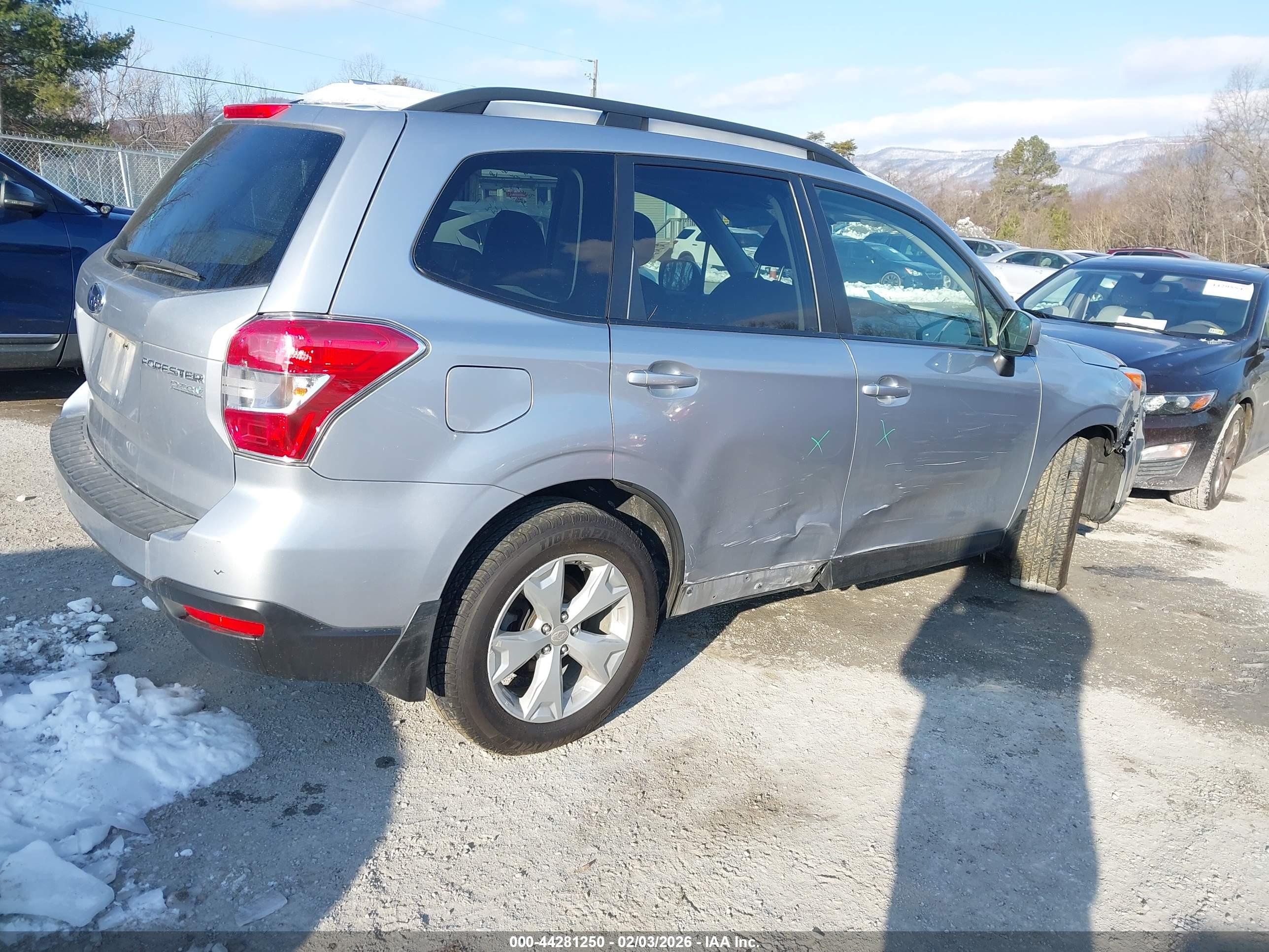 SUBARU FORESTER image 4