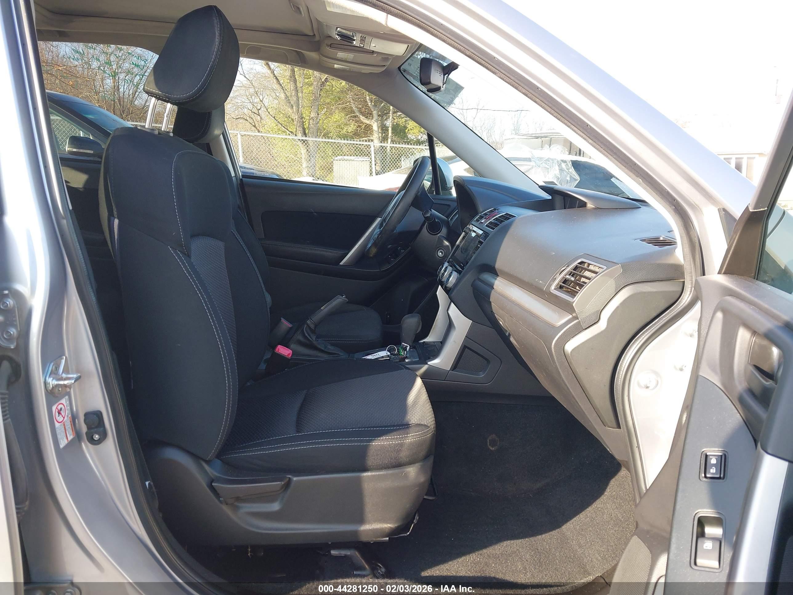 SUBARU FORESTER image 5
