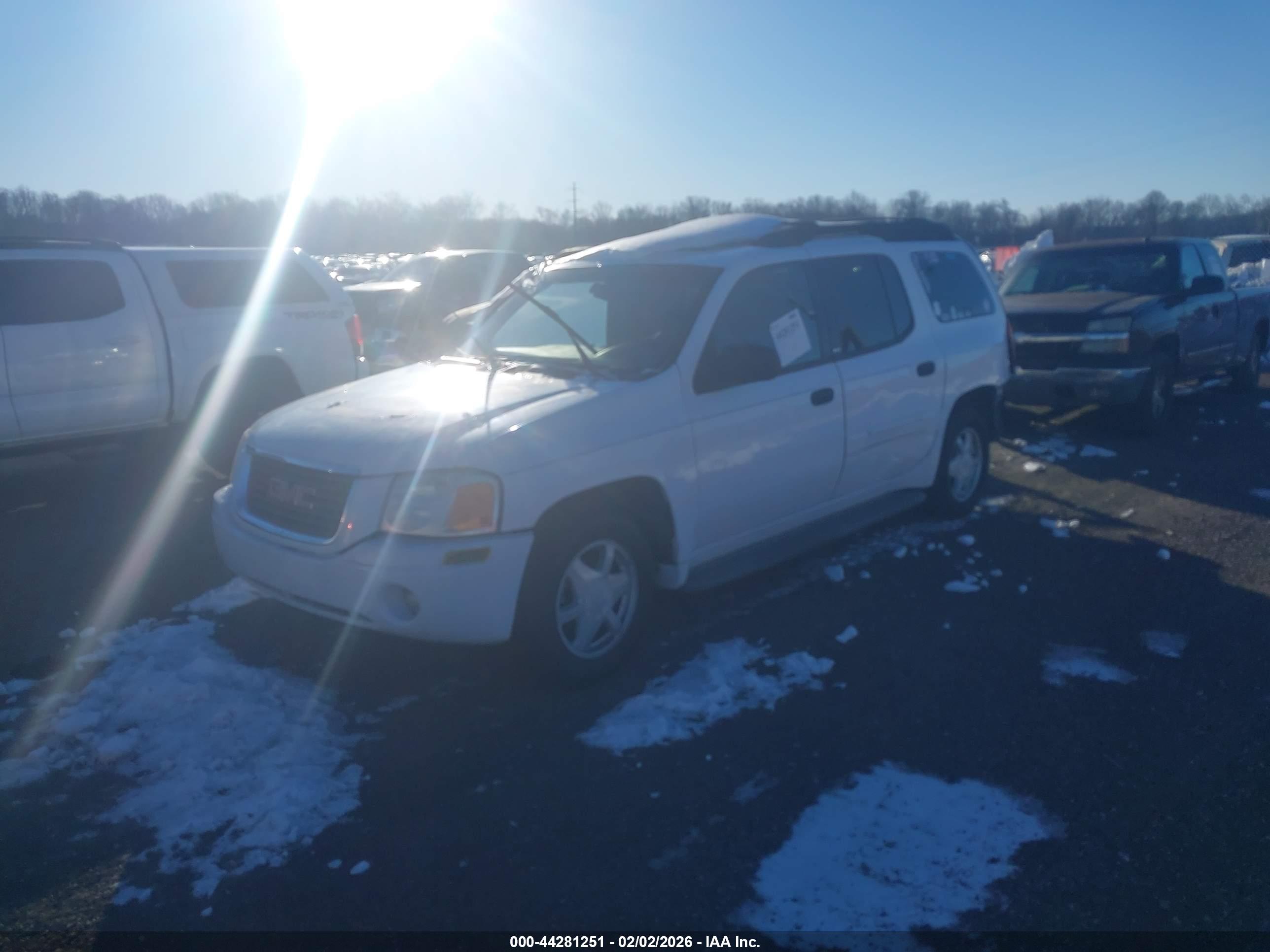 GMC ENVOY image 2
