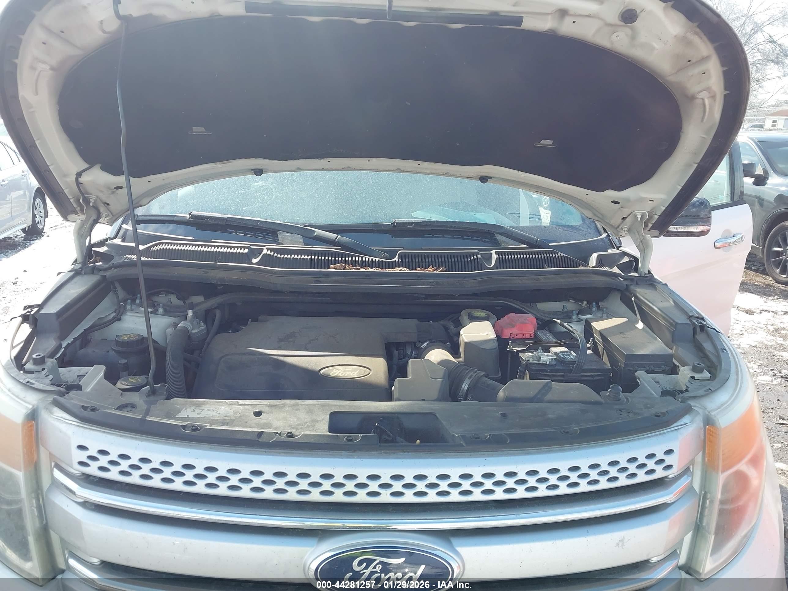 FORD EXPLORER image 10