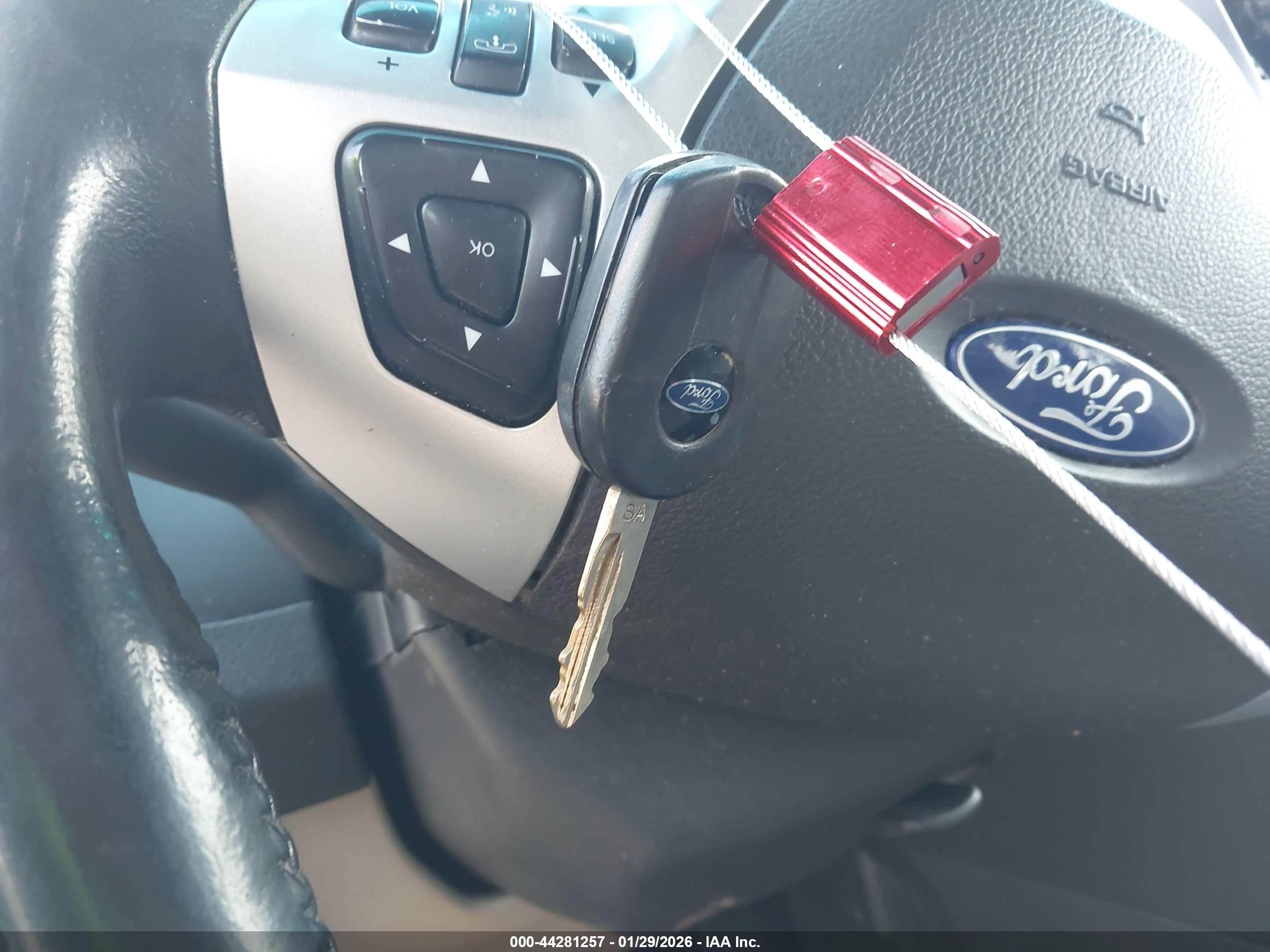 FORD EXPLORER image 11