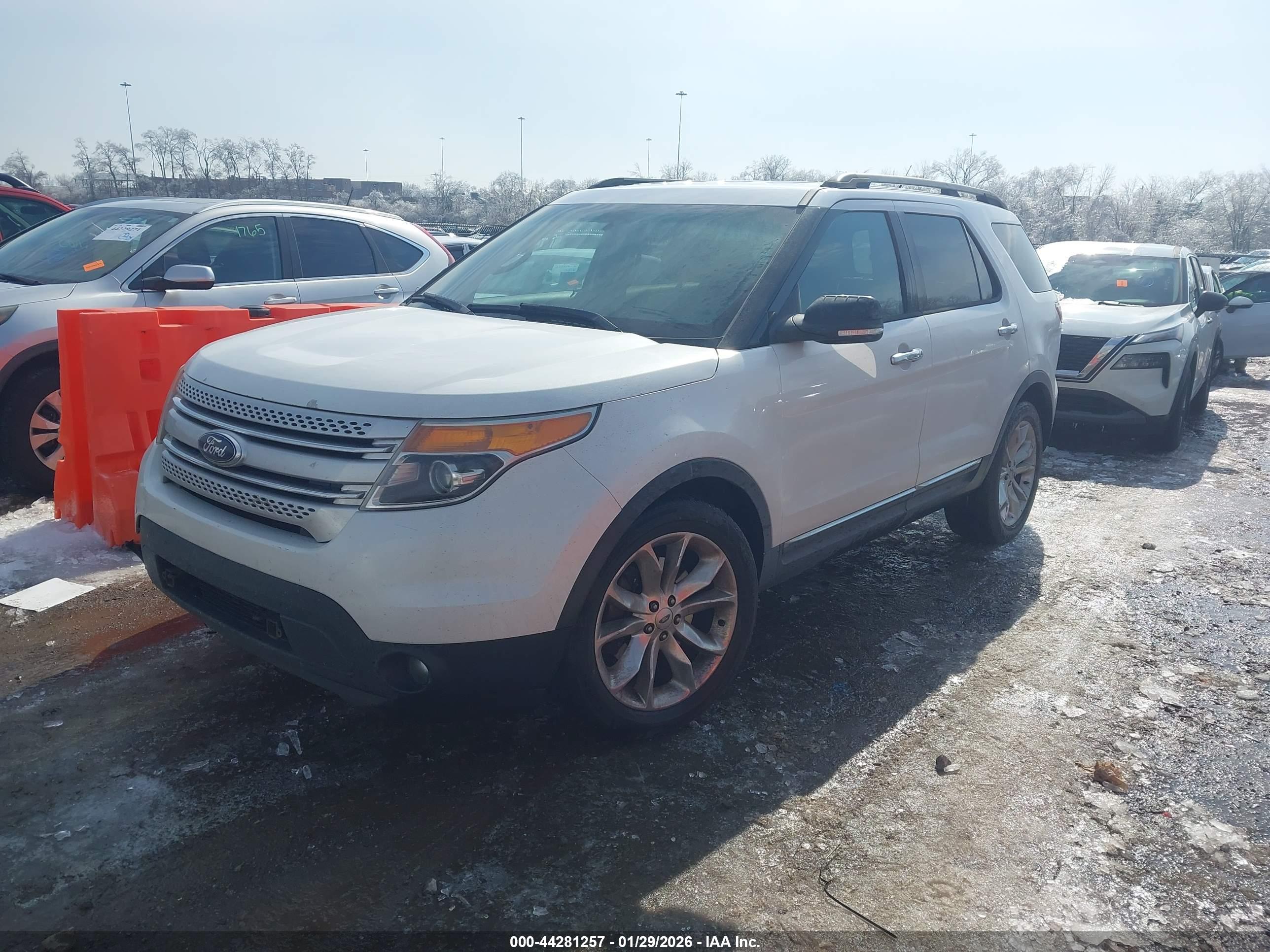 FORD EXPLORER image 2