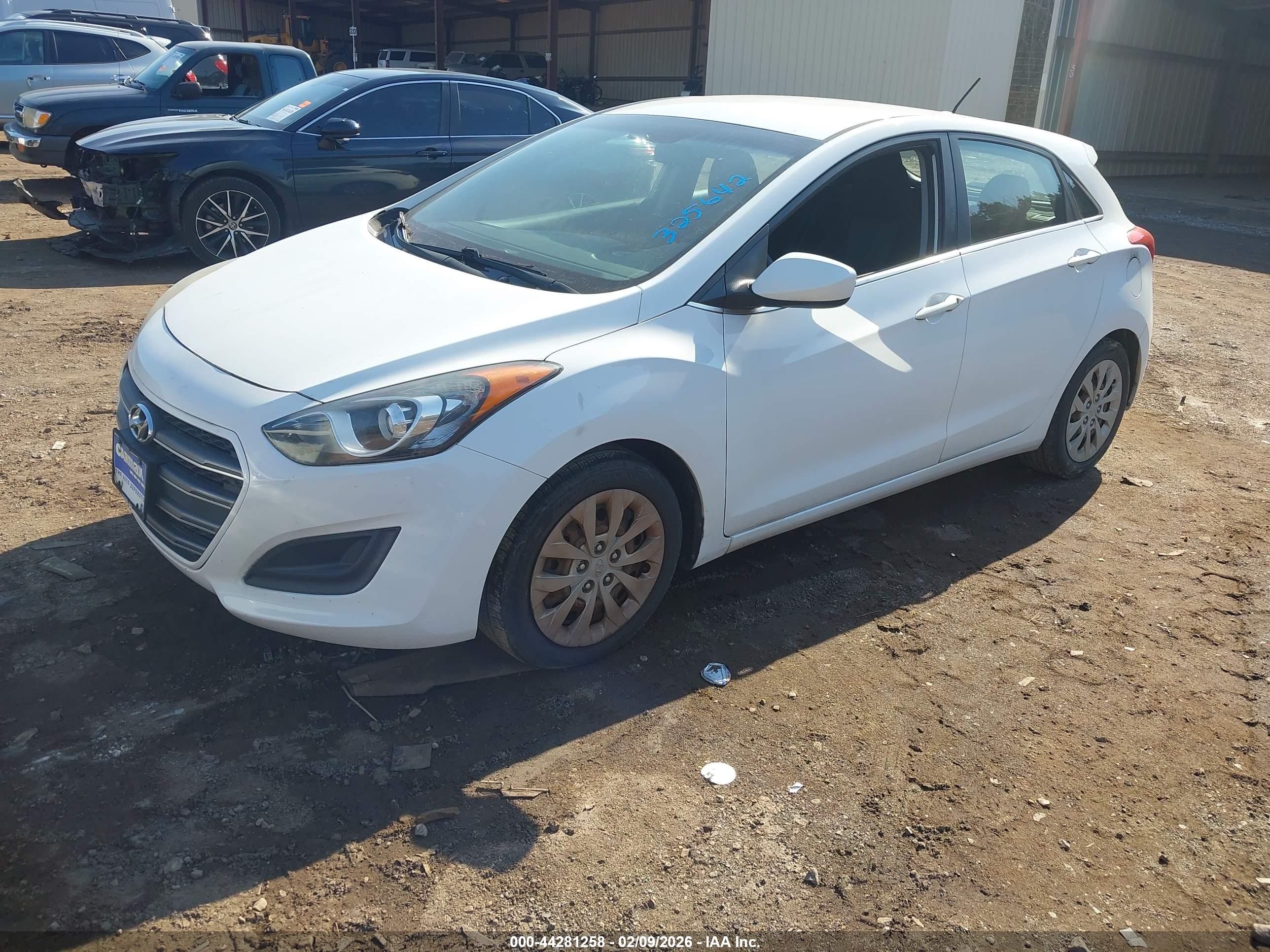 HYUNDAI ELANTRA image 2