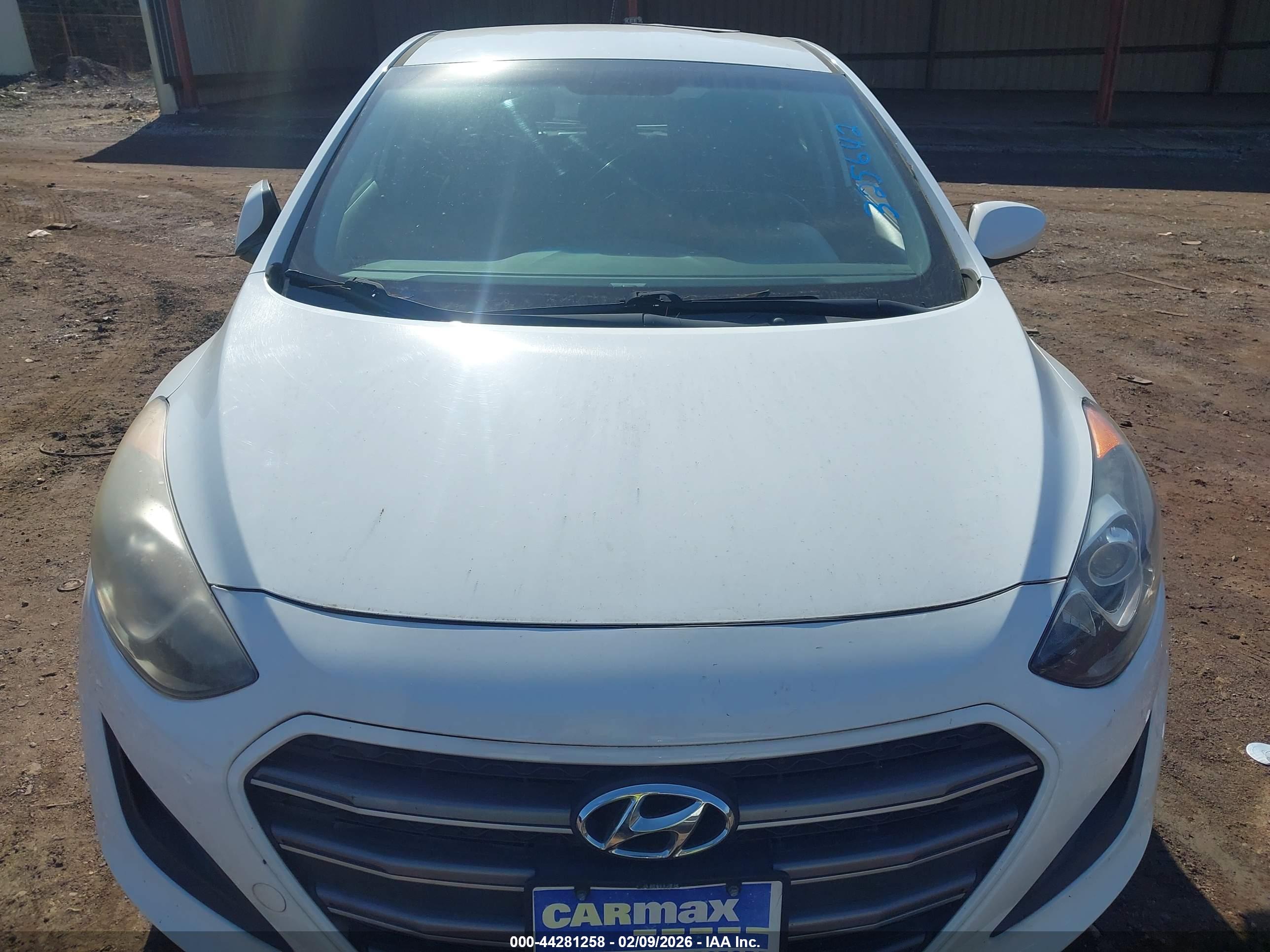 HYUNDAI ELANTRA image 6