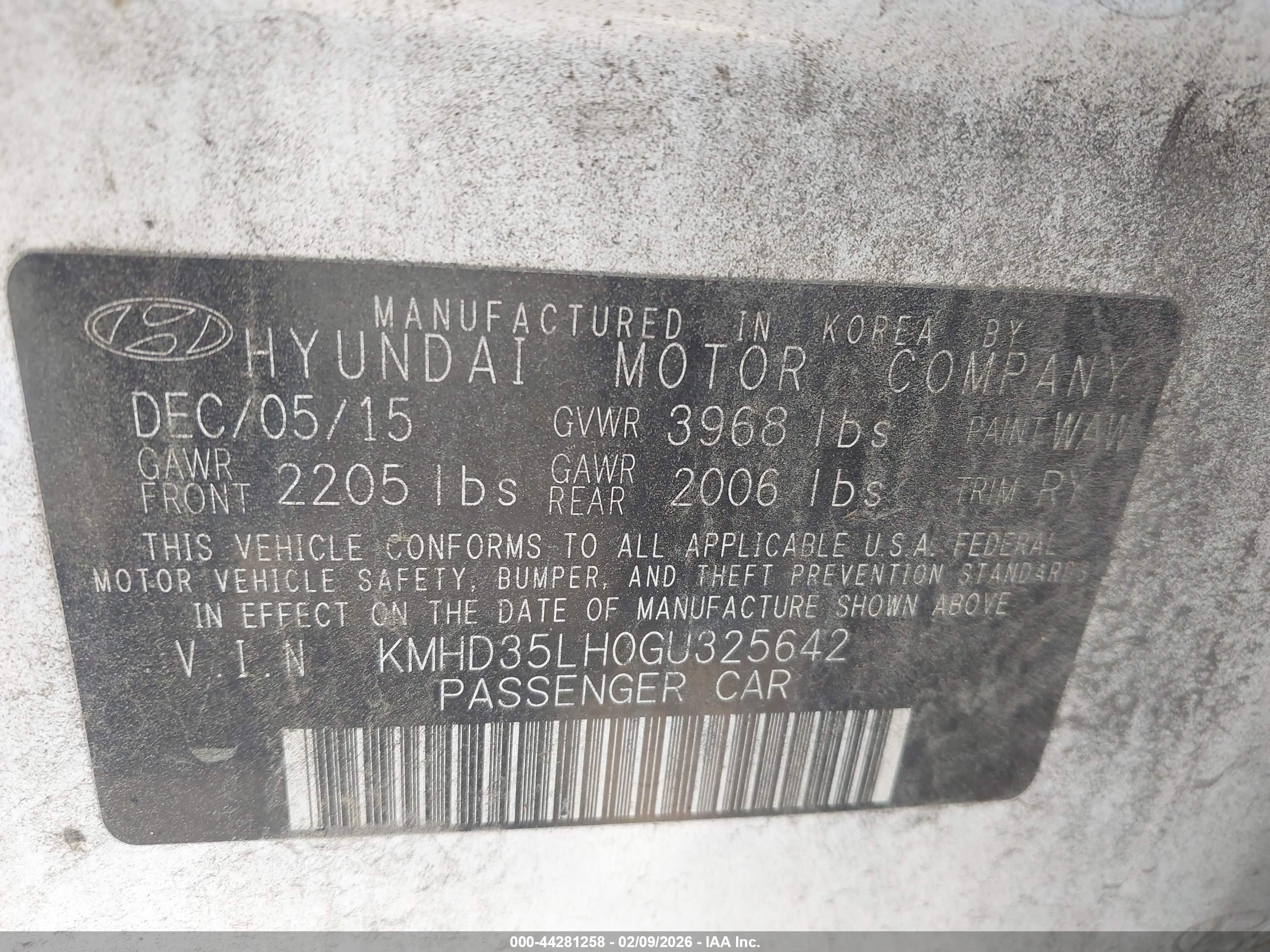 HYUNDAI ELANTRA image 9