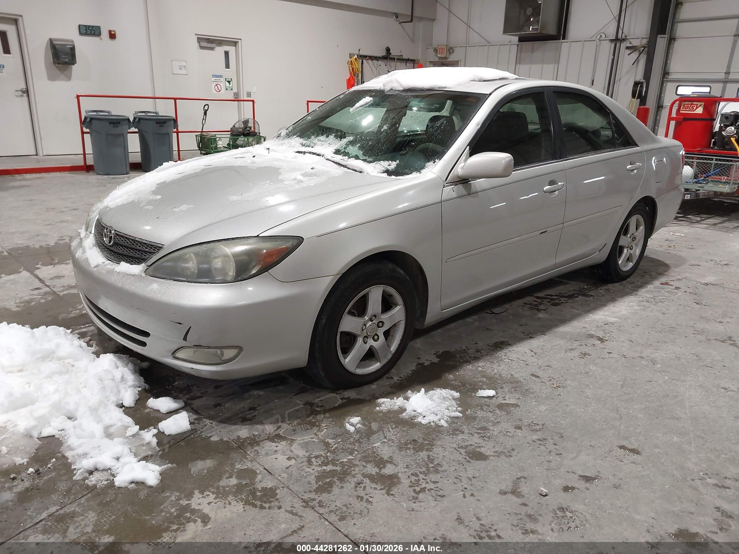 TOYOTA CAMRY image 2