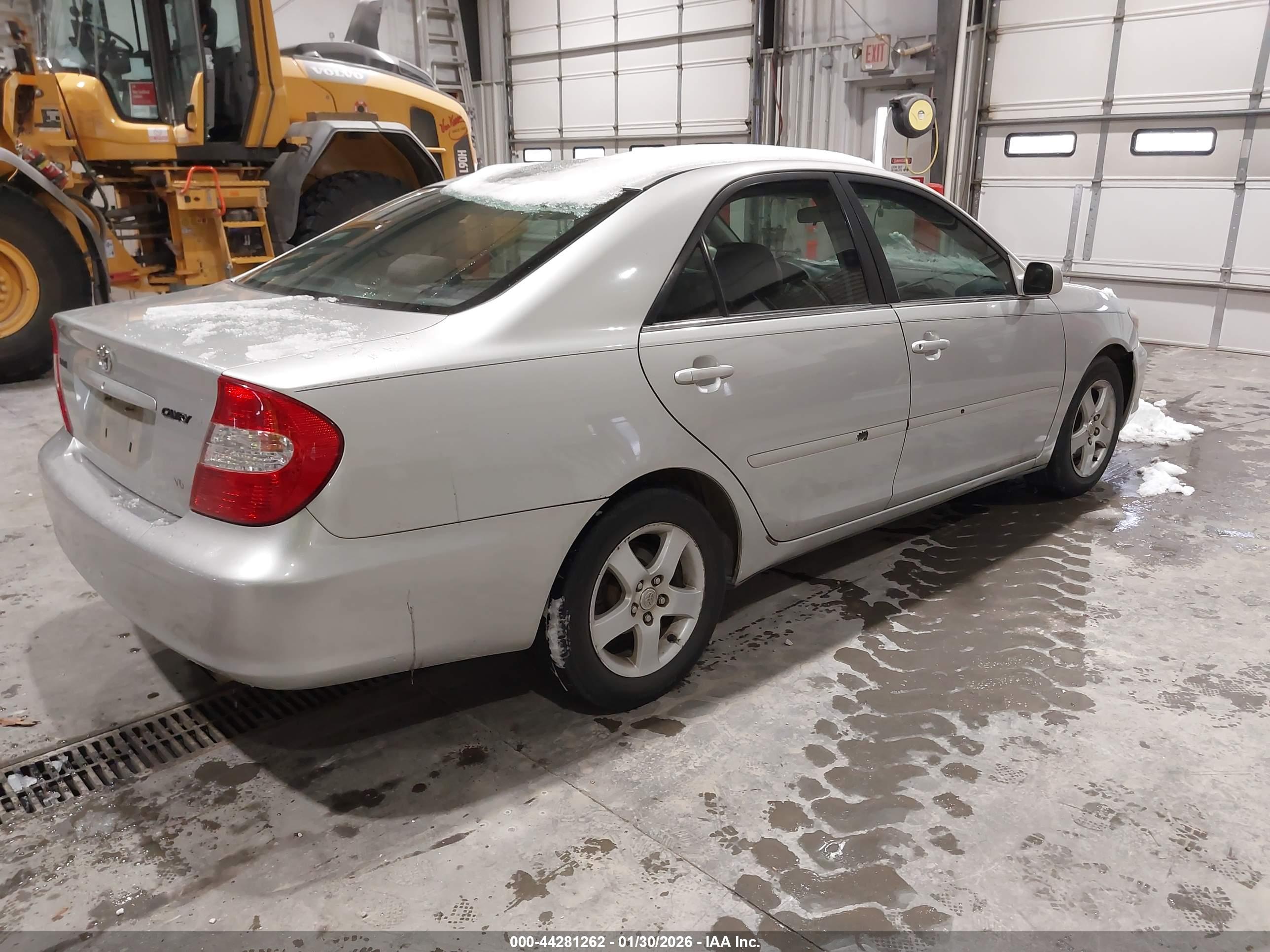 TOYOTA CAMRY image 4