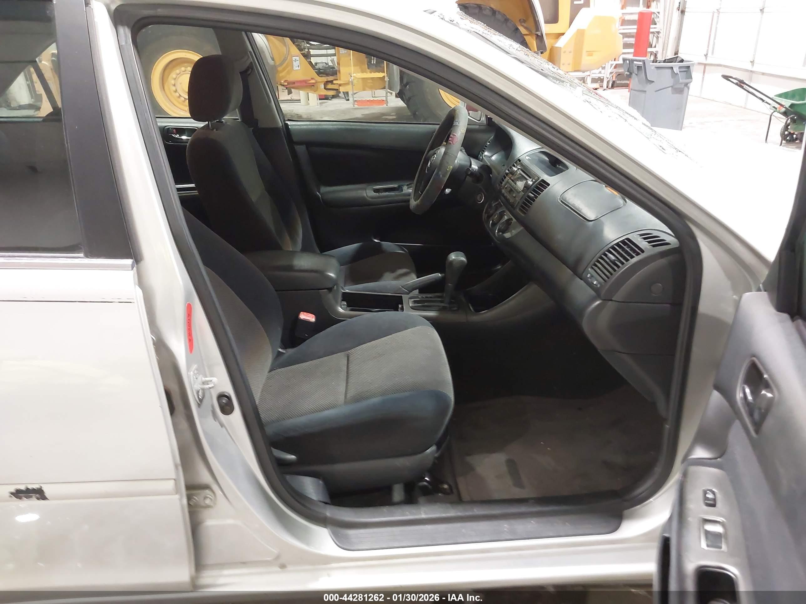 TOYOTA CAMRY image 5