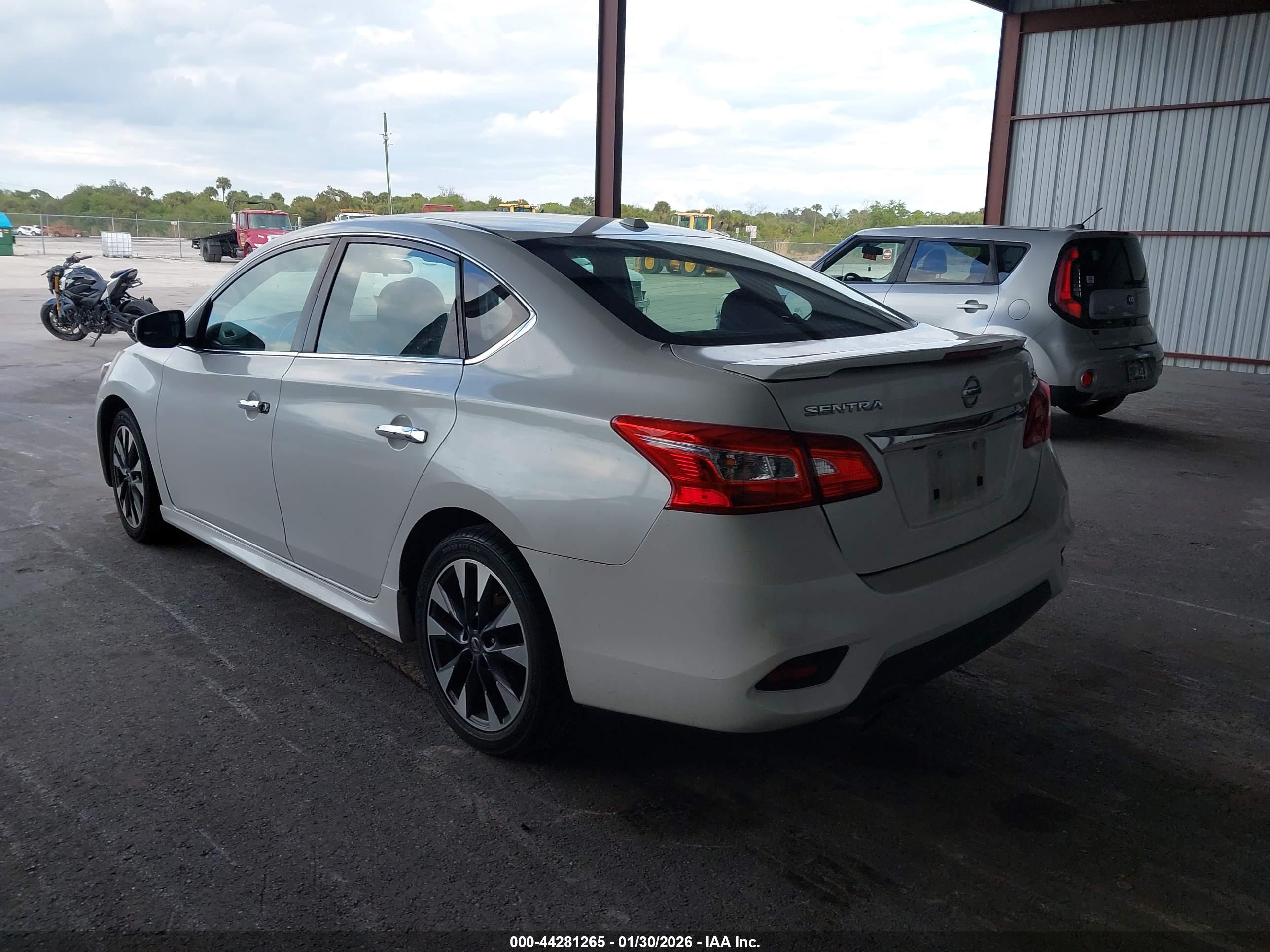 NISSAN SENTRA image 3