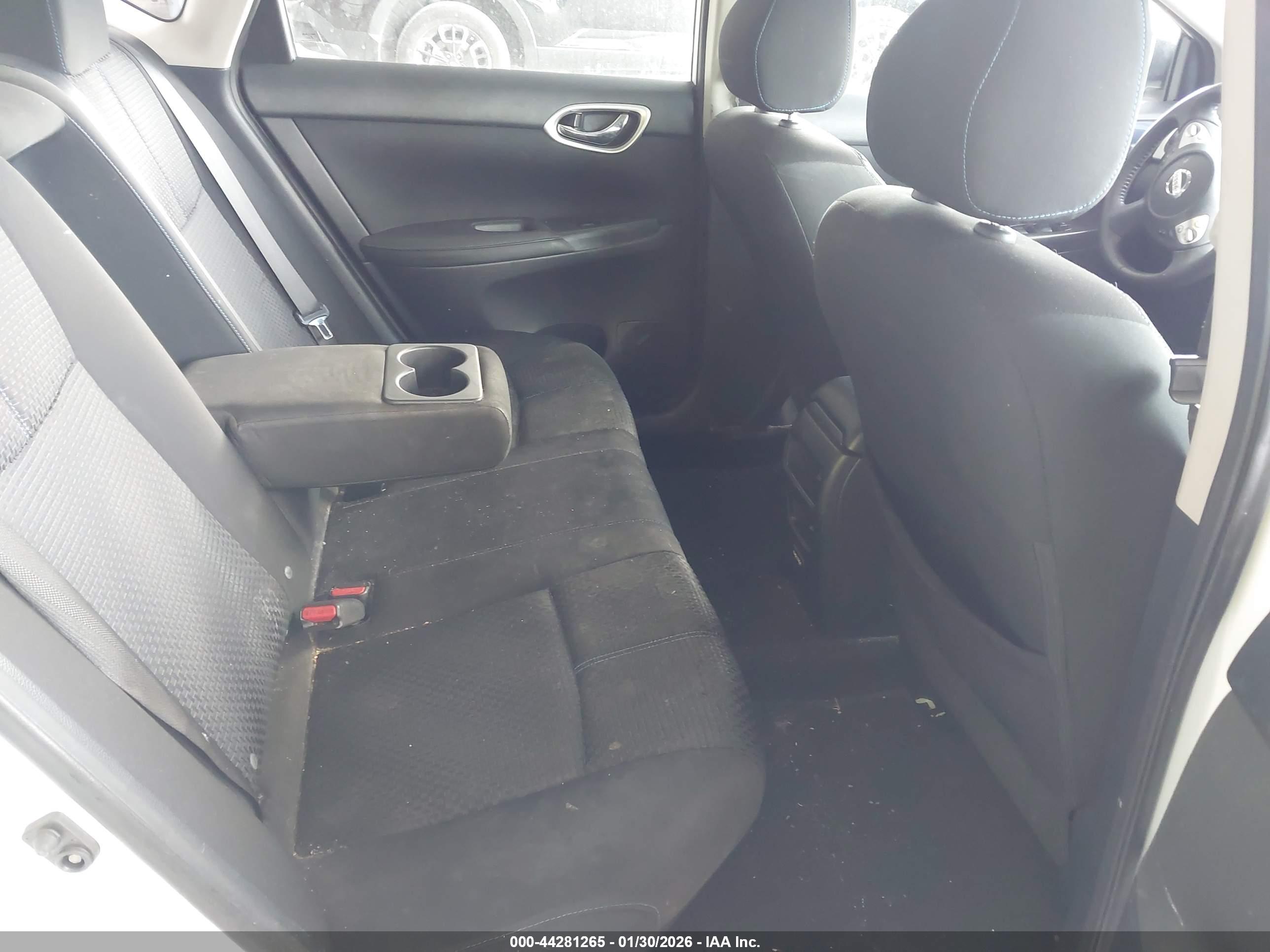 NISSAN SENTRA image 8