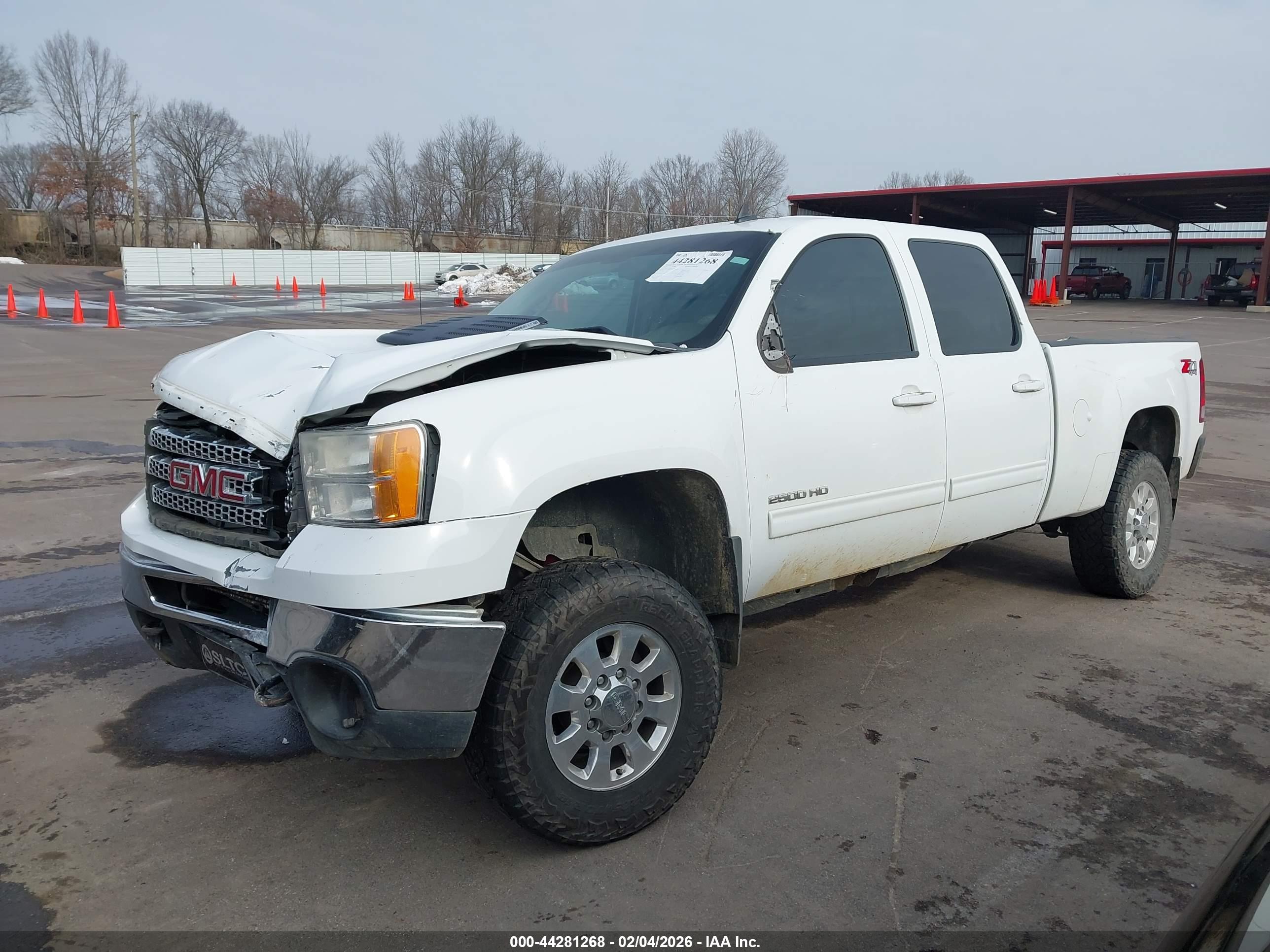 GMC SIERRA image 2