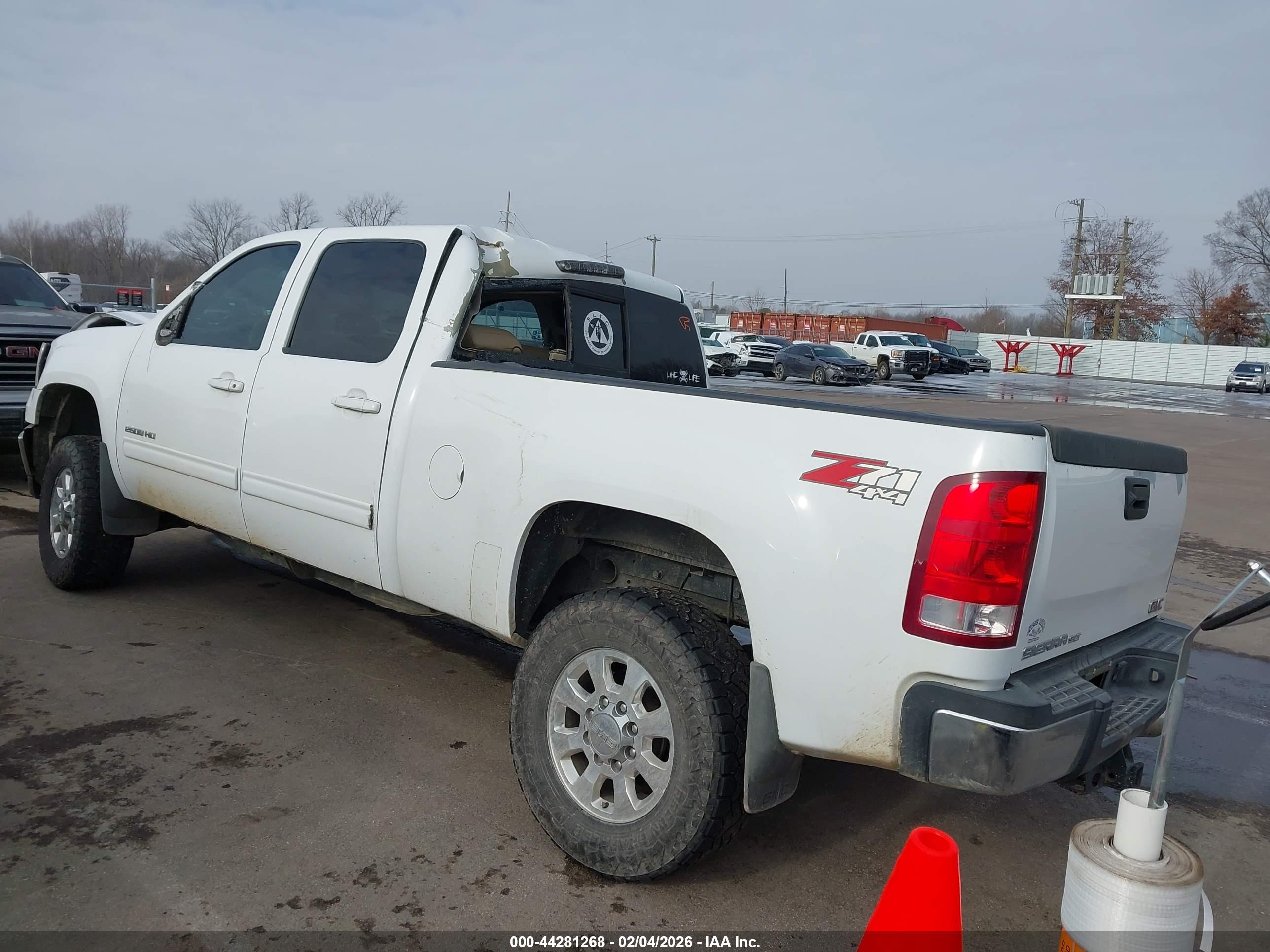 GMC SIERRA image 3