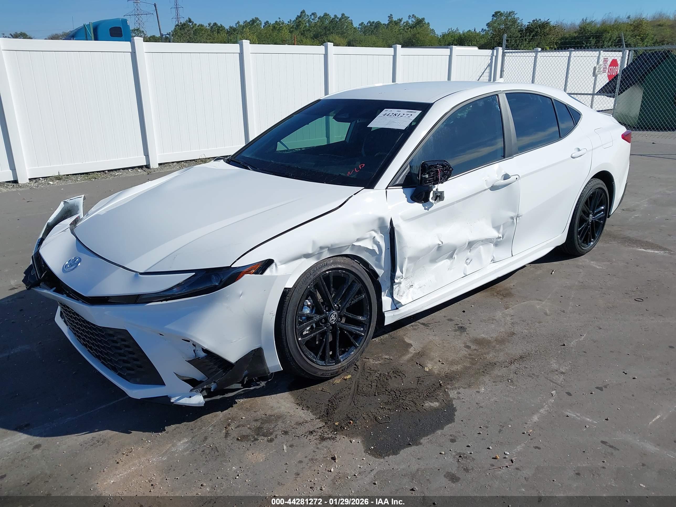 TOYOTA CAMRY image 2