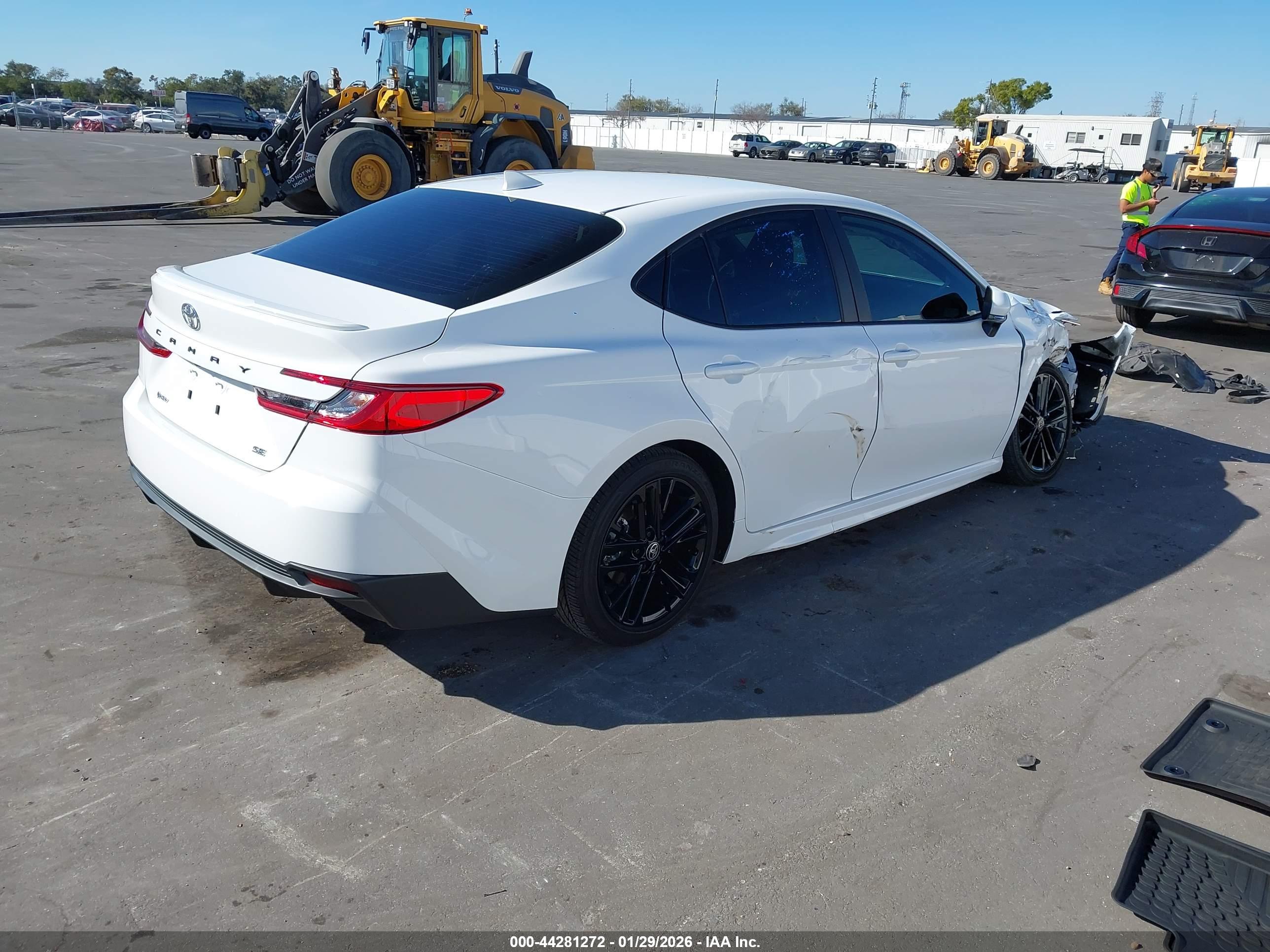 TOYOTA CAMRY image 4