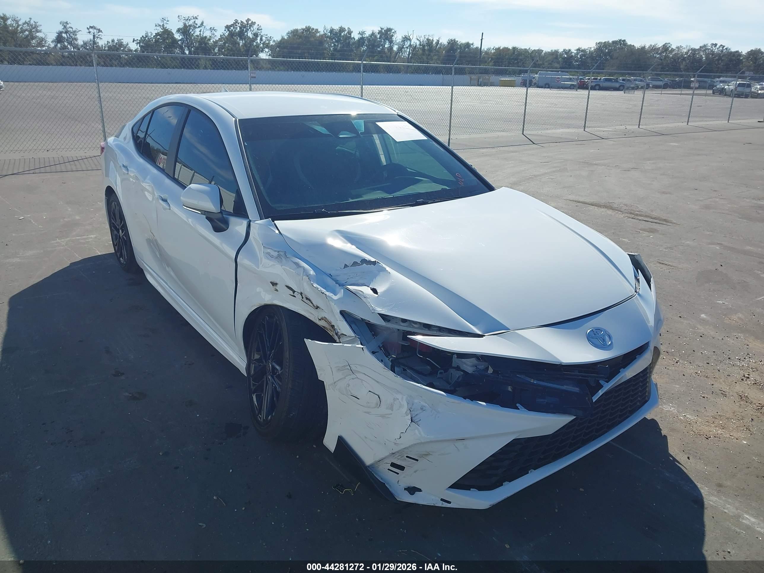 TOYOTA CAMRY image 6