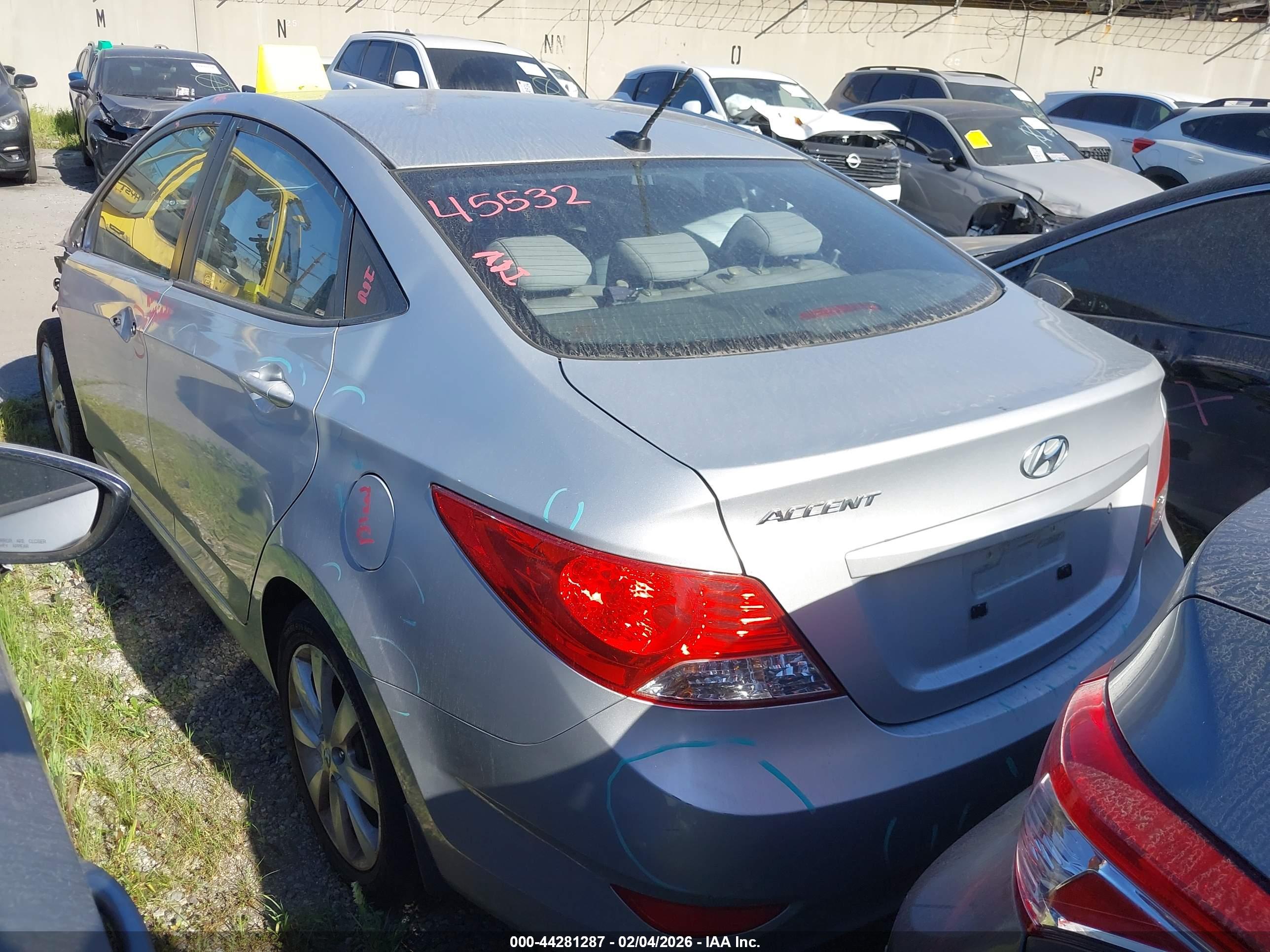 HYUNDAI ACCENT image 3