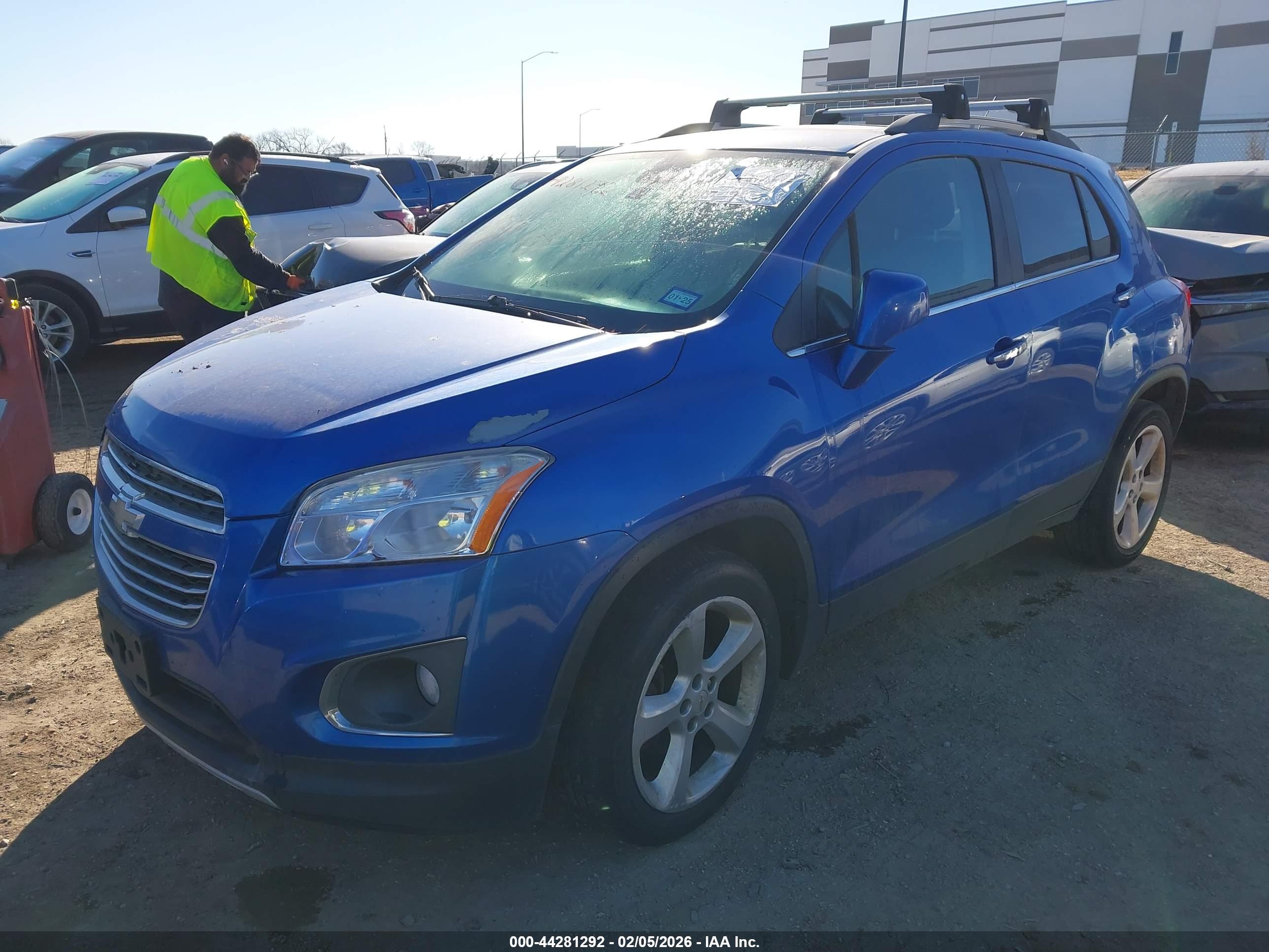 CHEVROLET TRAX image 2