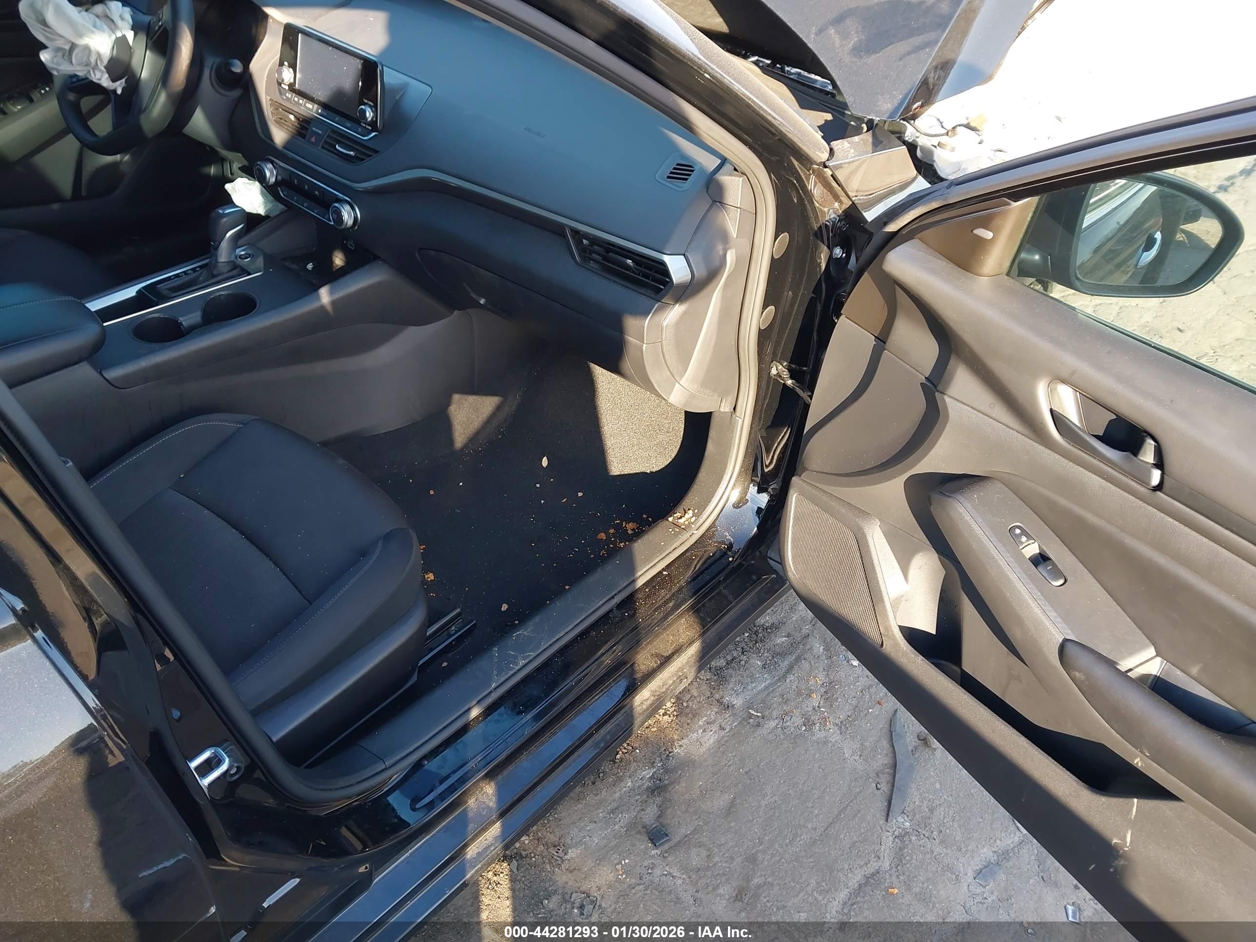 NISSAN ALTIMA image 5