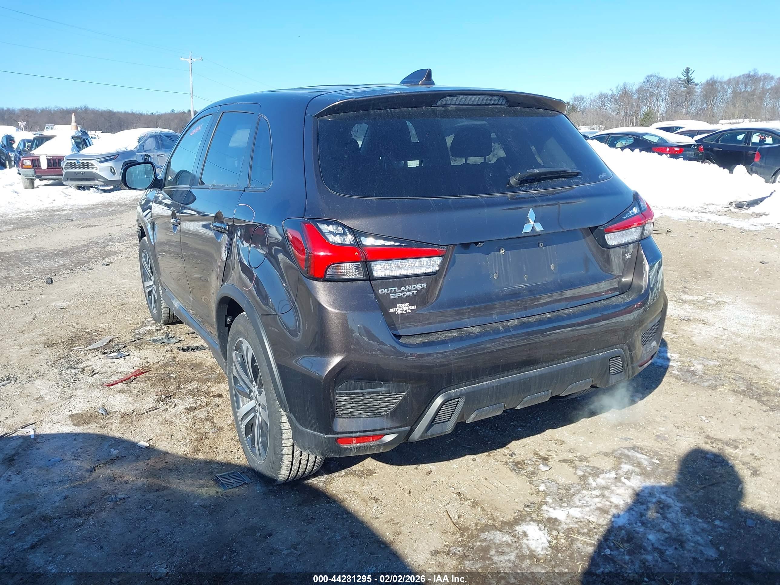 MITSUBISHI OUTLANDER image 3