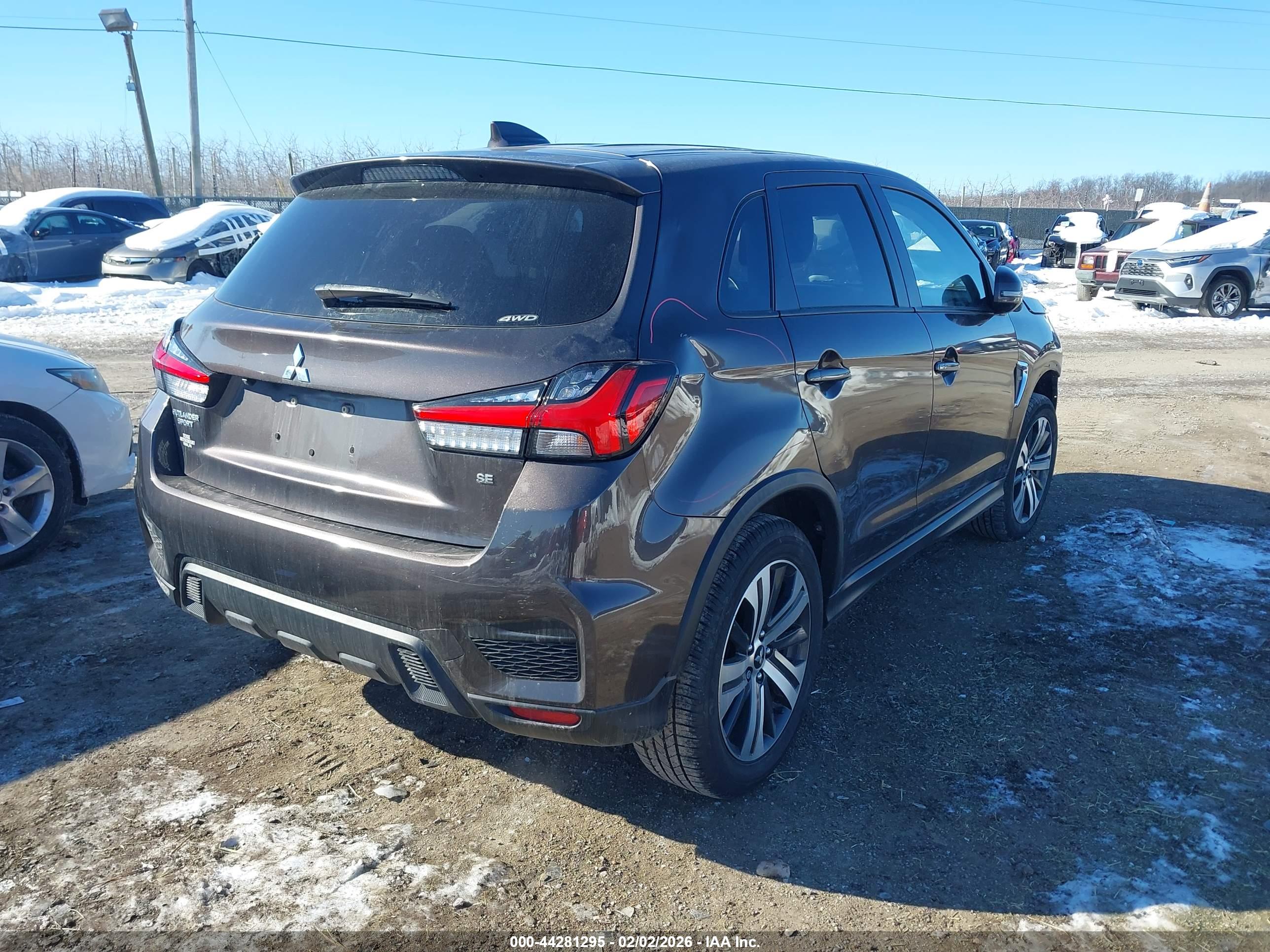 MITSUBISHI OUTLANDER image 4