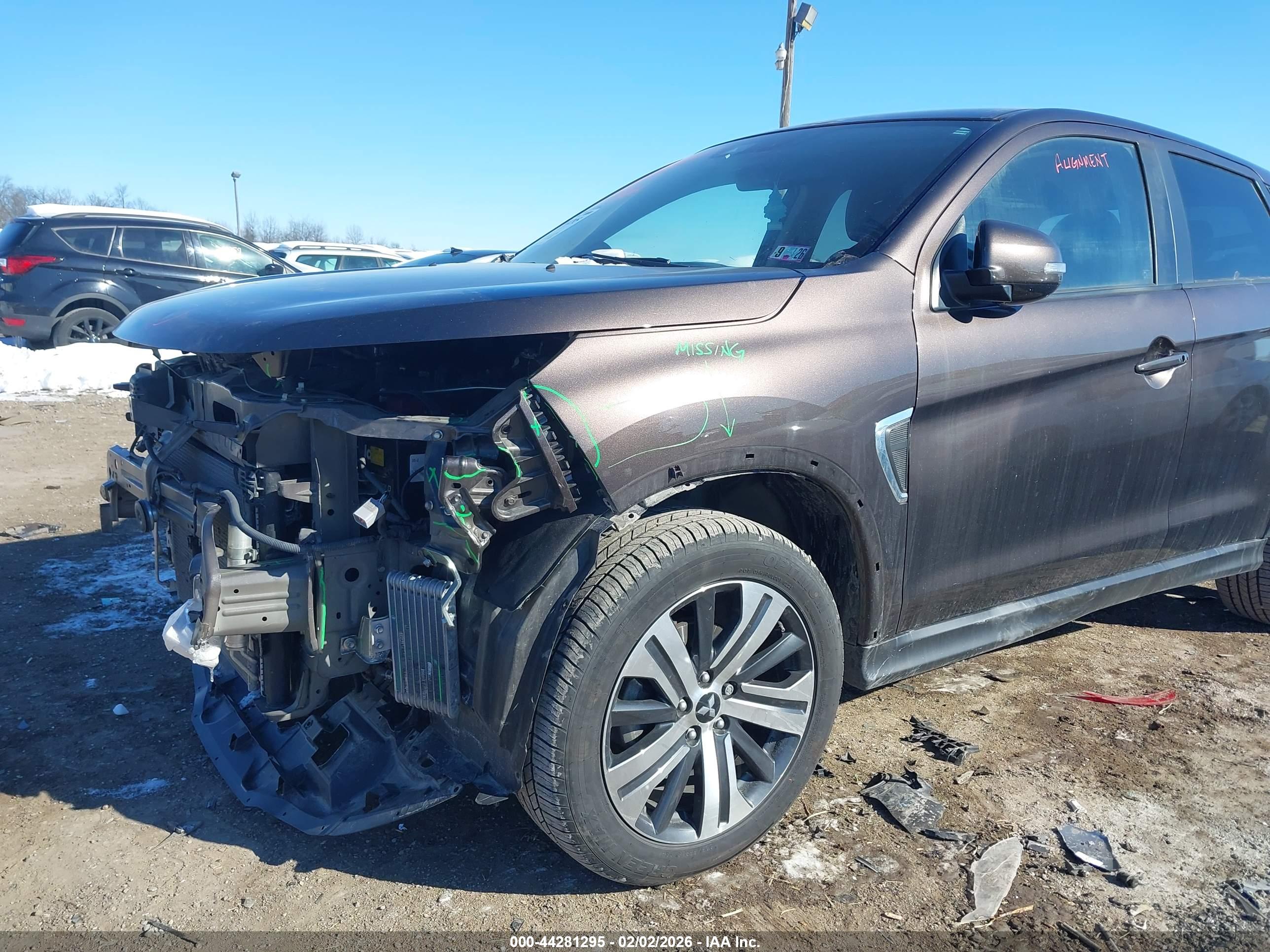 MITSUBISHI OUTLANDER image 6