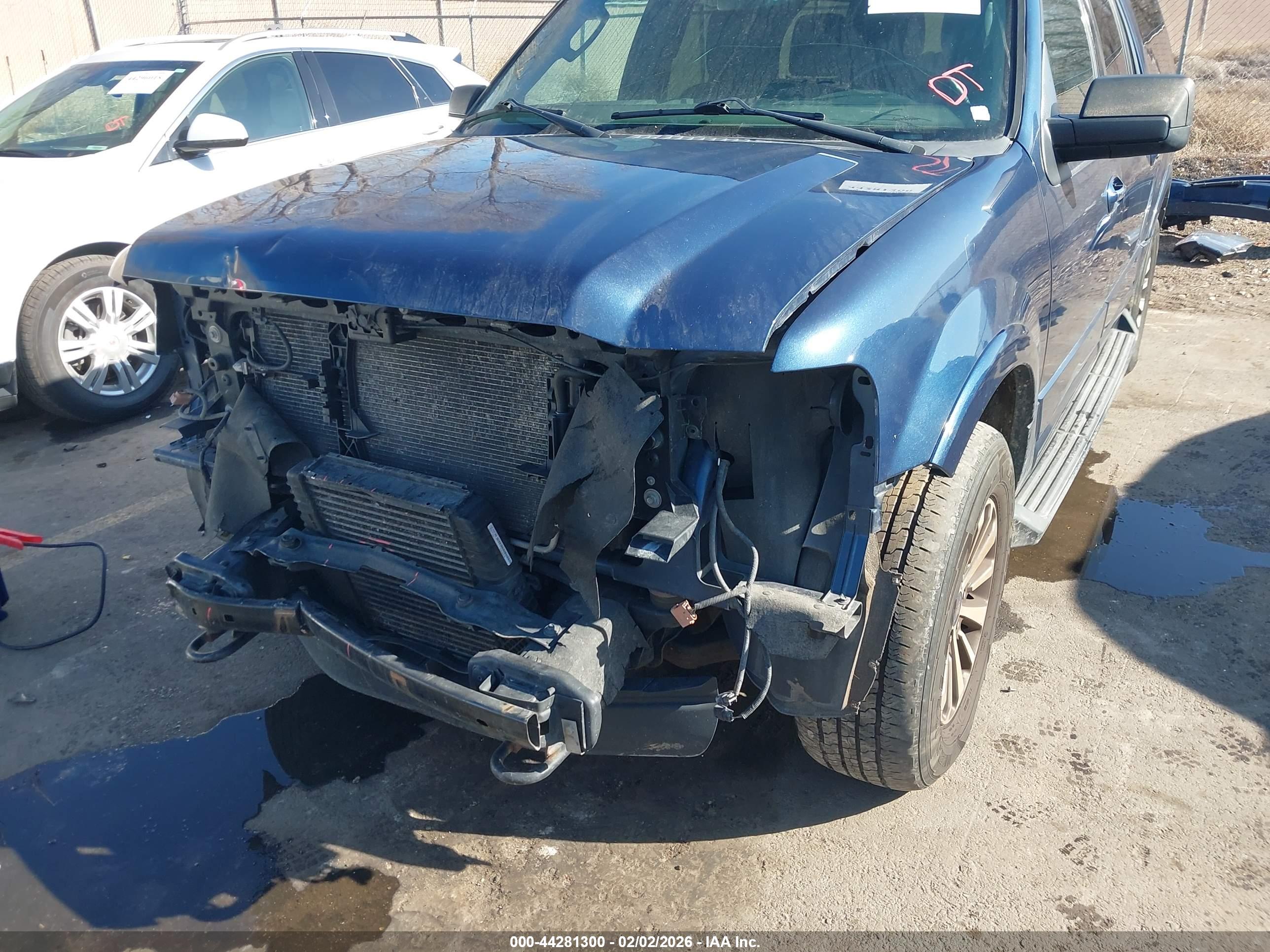 FORD EXPEDITION image 6