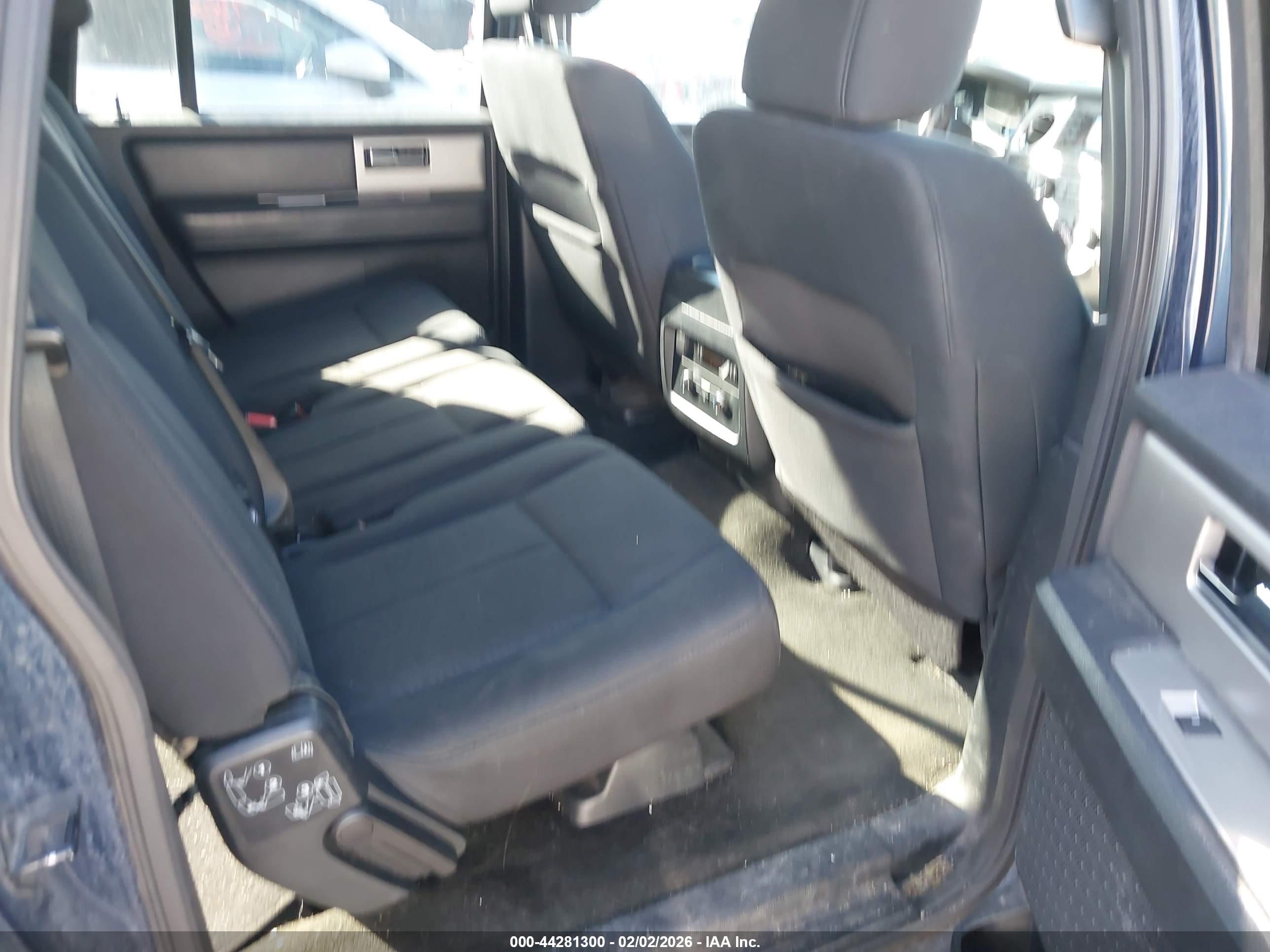FORD EXPEDITION image 8