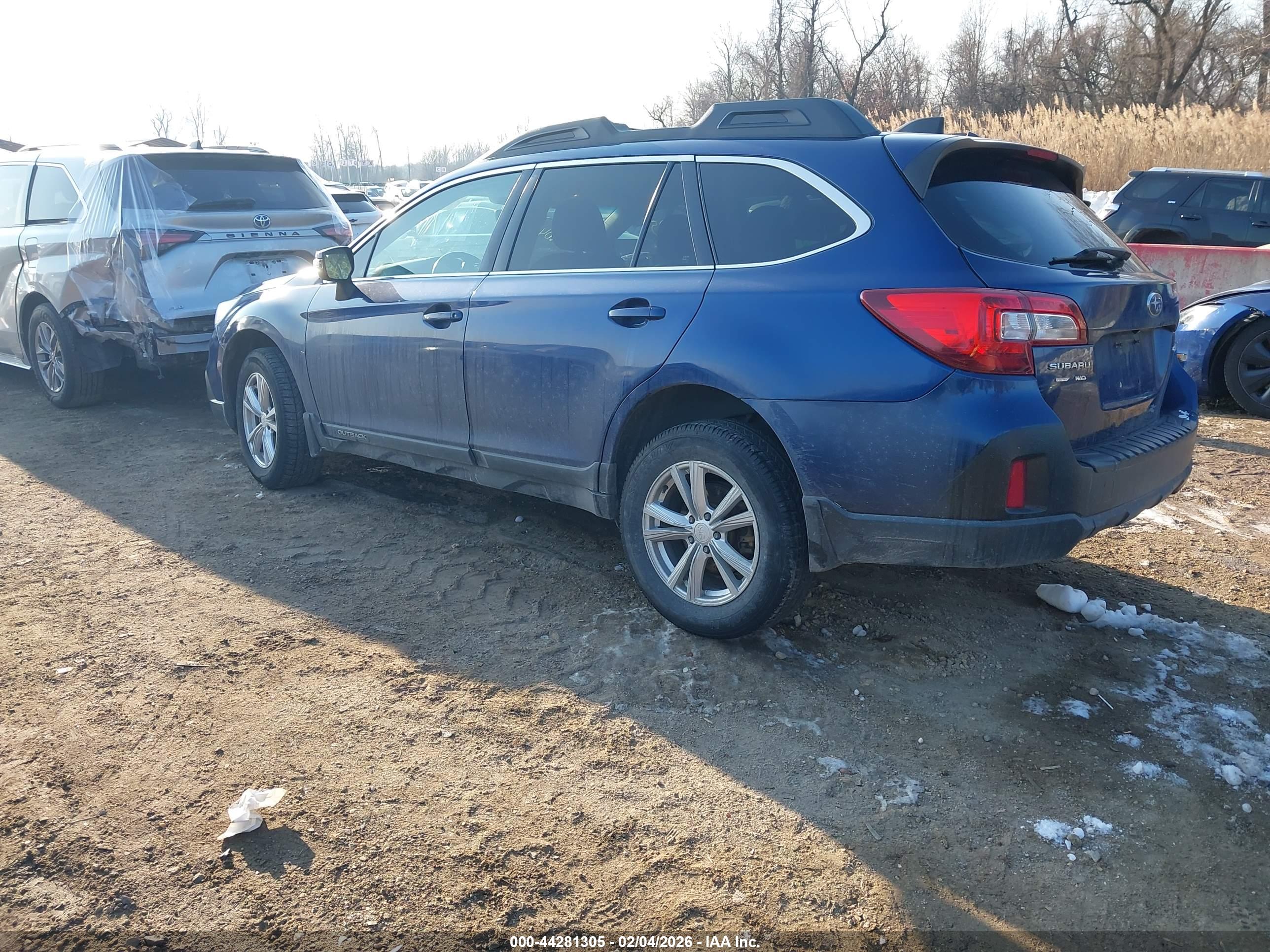 SUBARU OUTBACK image 3