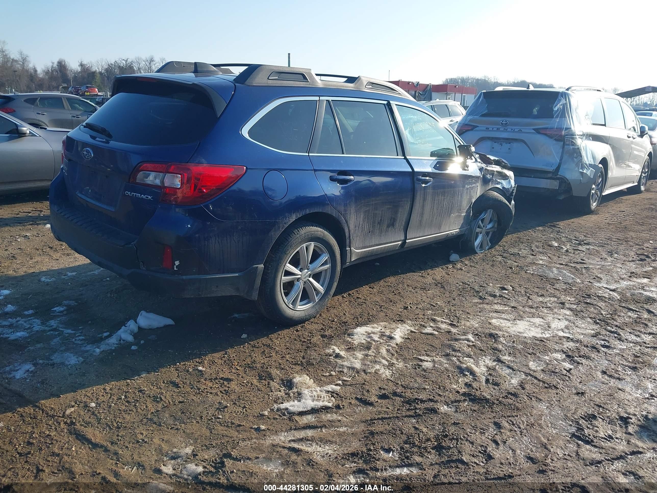 SUBARU OUTBACK image 4