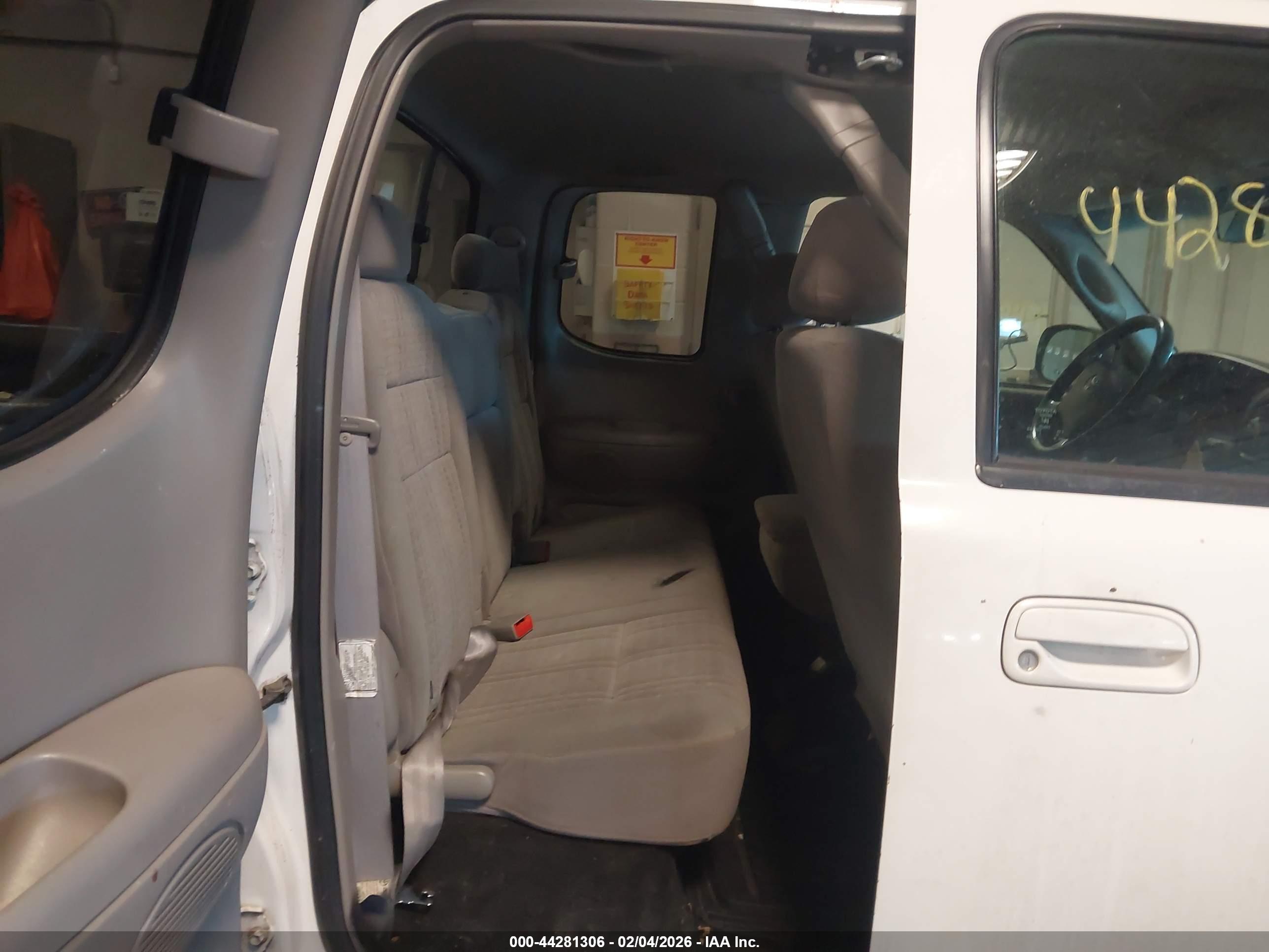 TOYOTA TUNDRA image 8