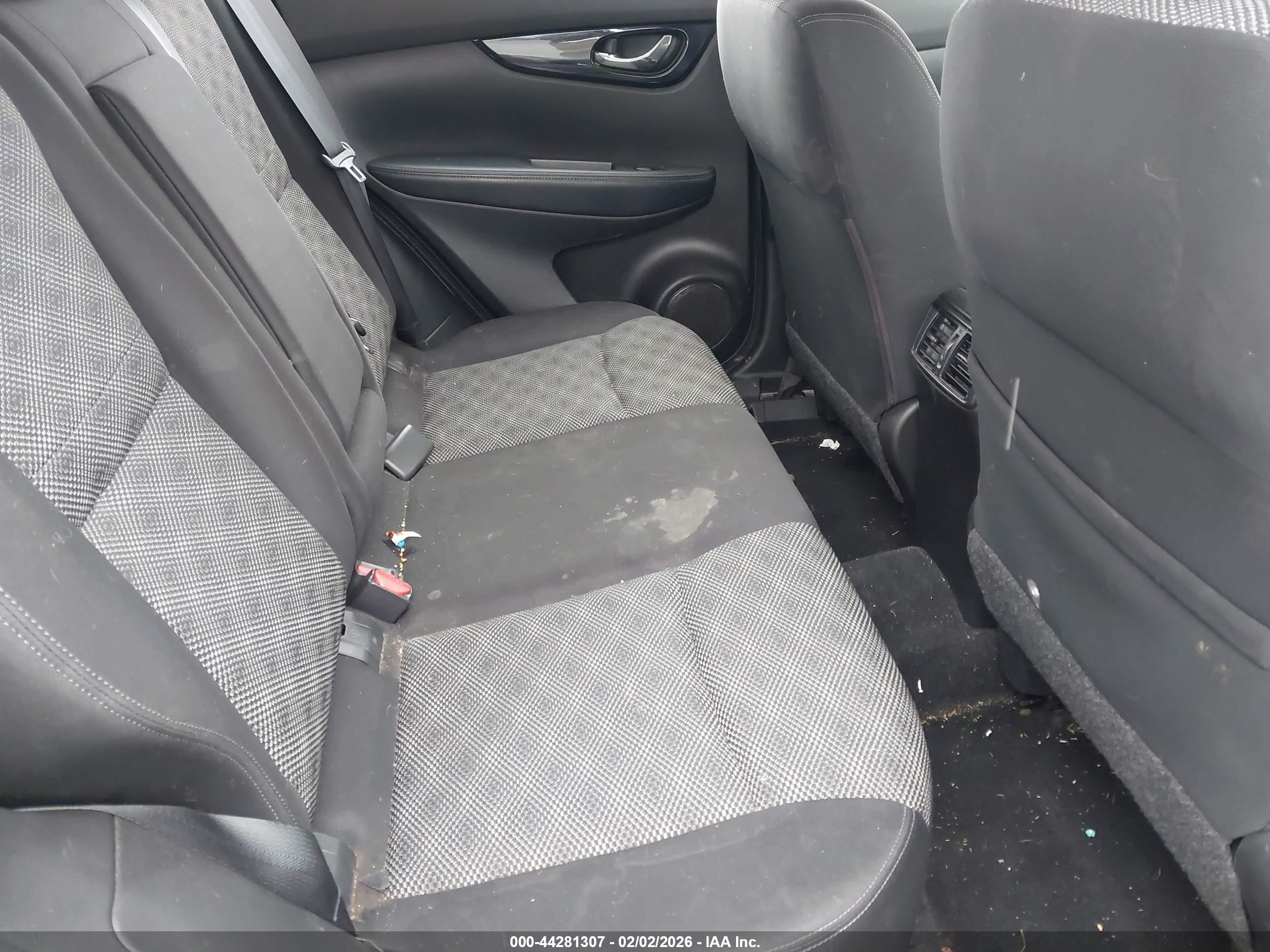 NISSAN ROGUE image 8