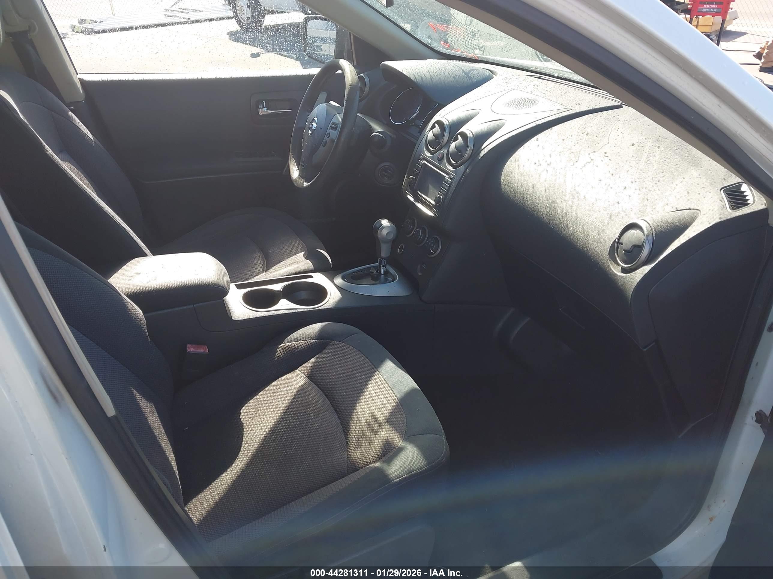 NISSAN ROGUE image 5