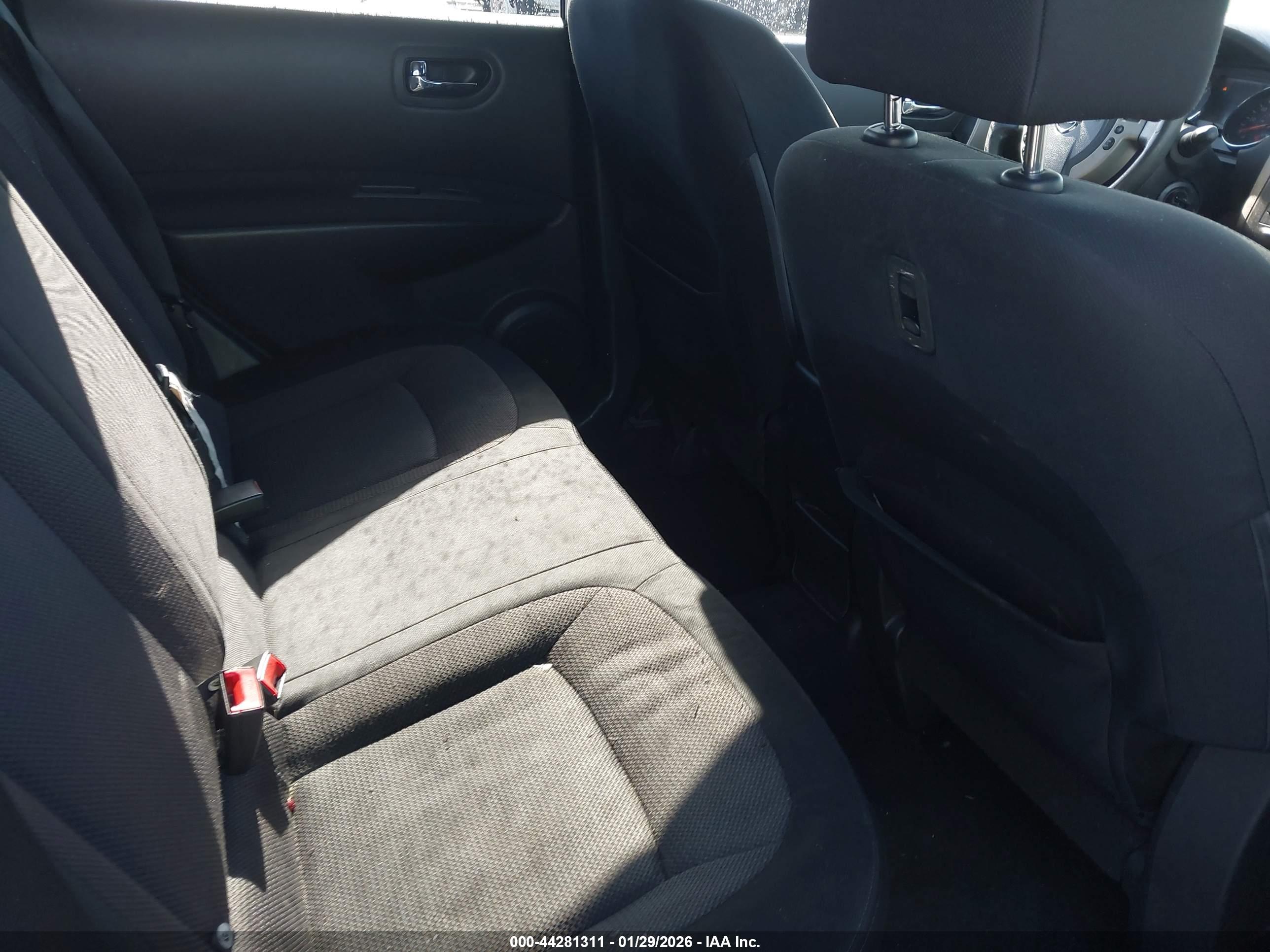 NISSAN ROGUE image 8
