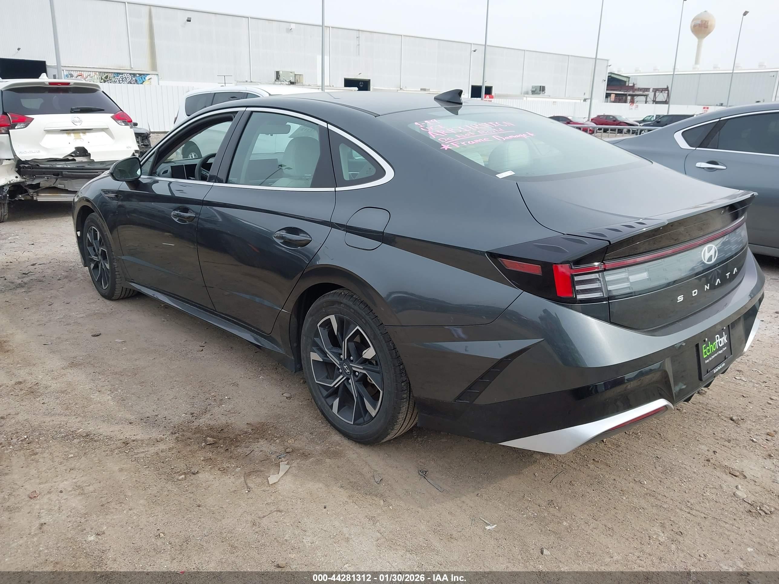 HYUNDAI SONATA image 3