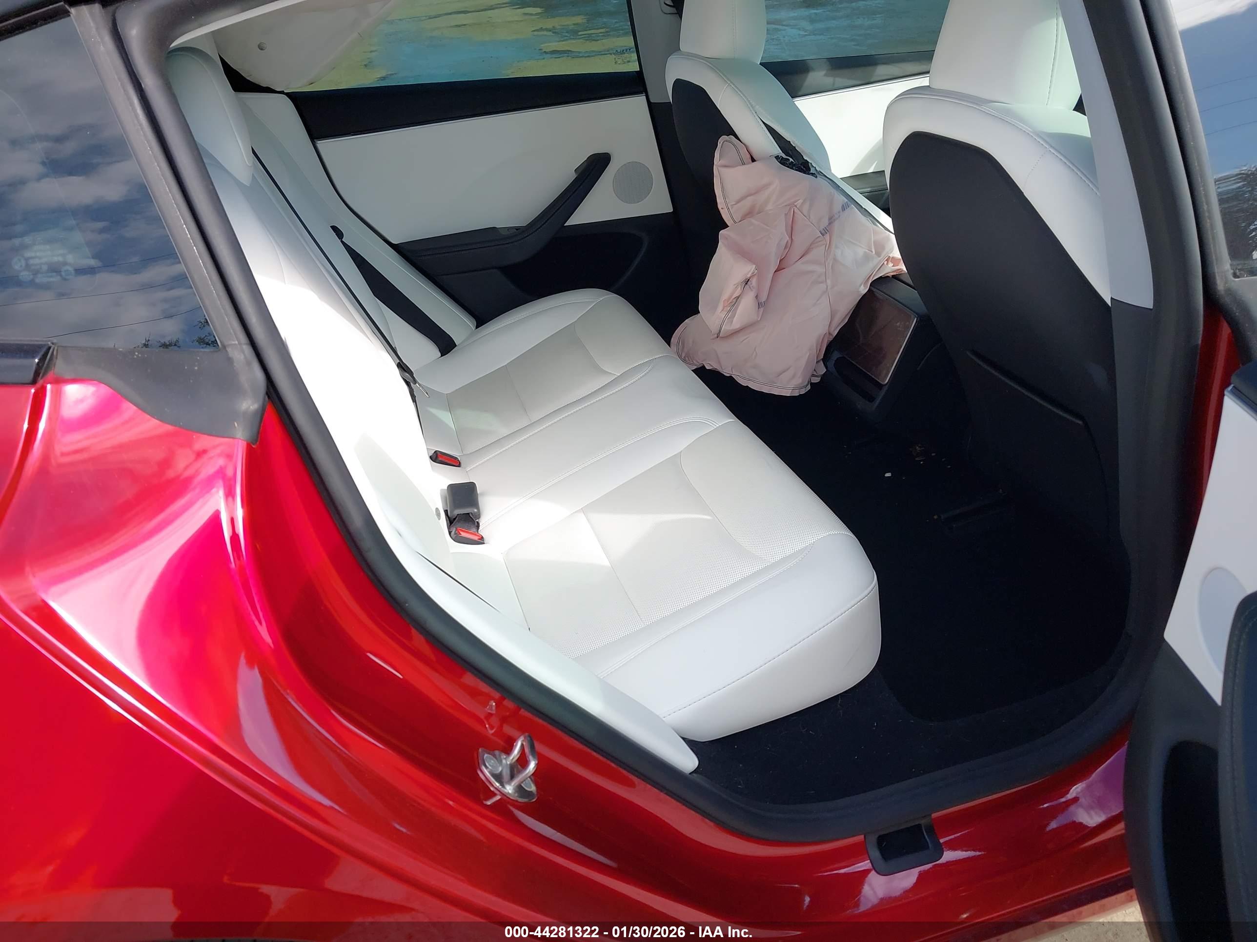 TESLA MODEL image 8