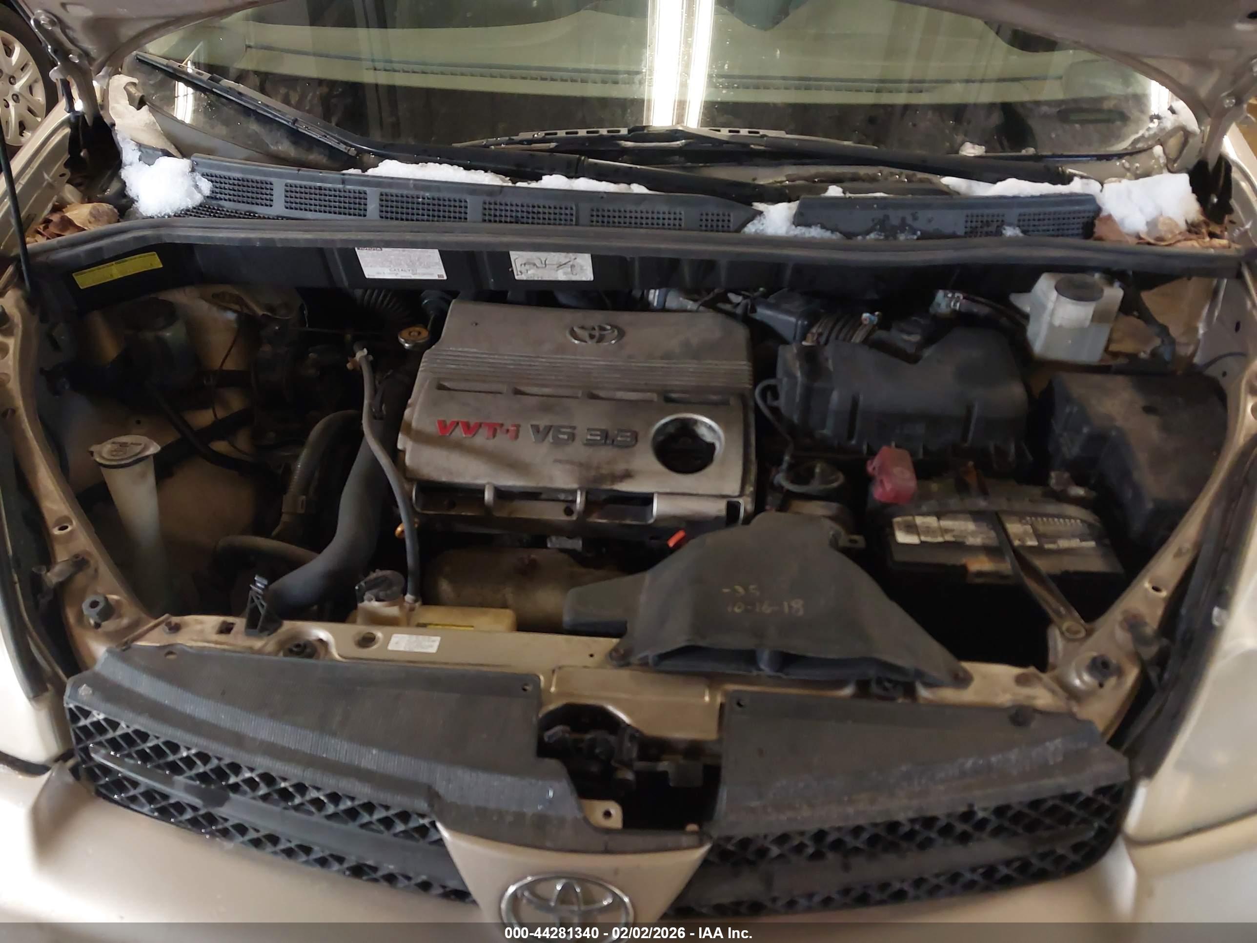 TOYOTA SIENNA image 10