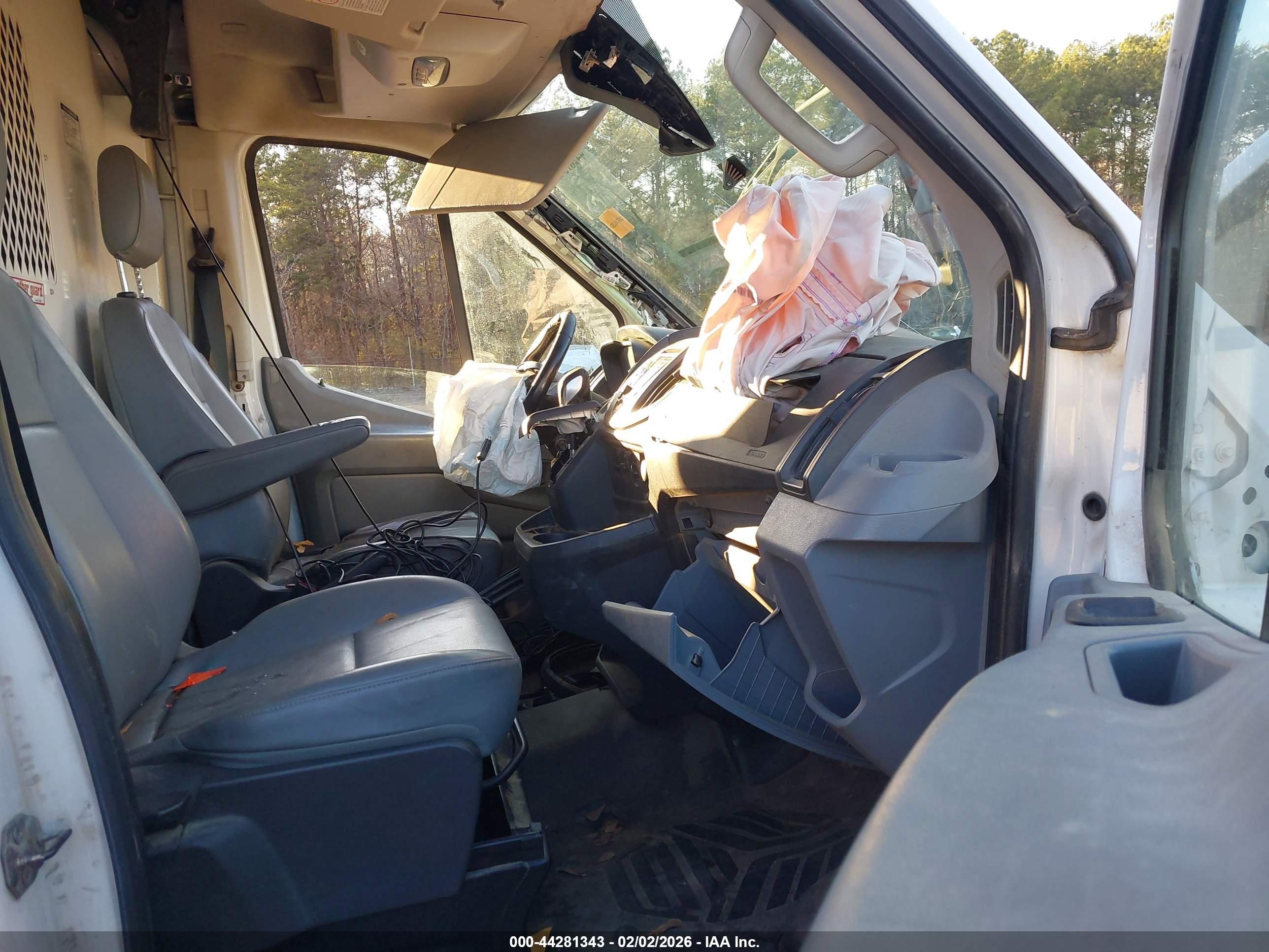 FORD TRANSIT-250 image 5