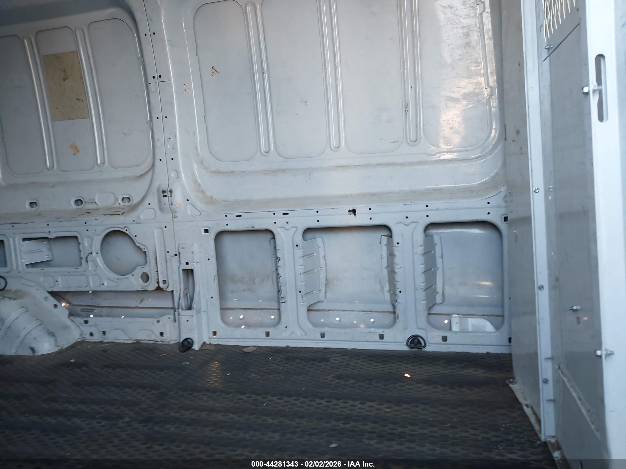 FORD TRANSIT-250 image 8
