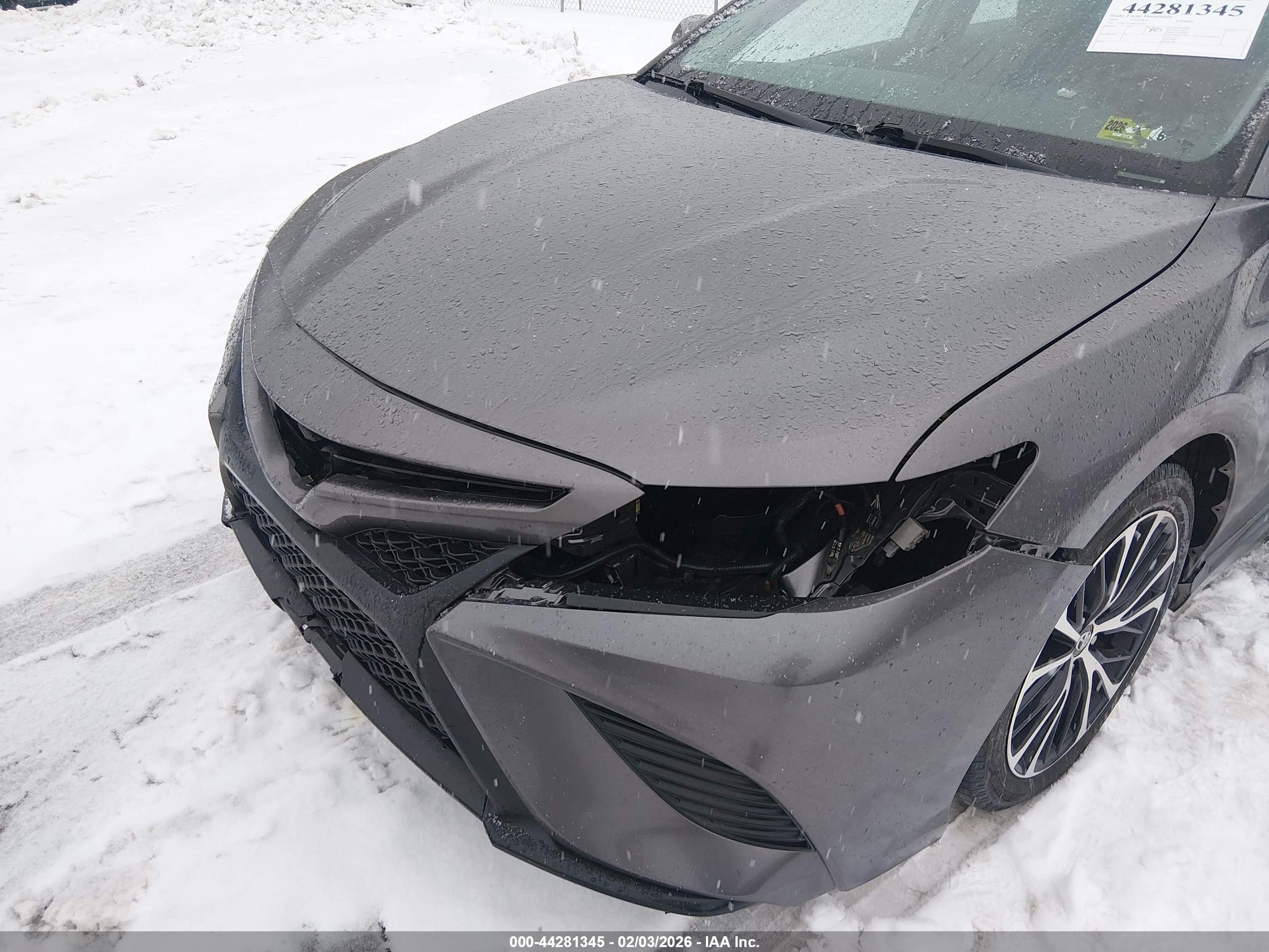 TOYOTA CAMRY image 6